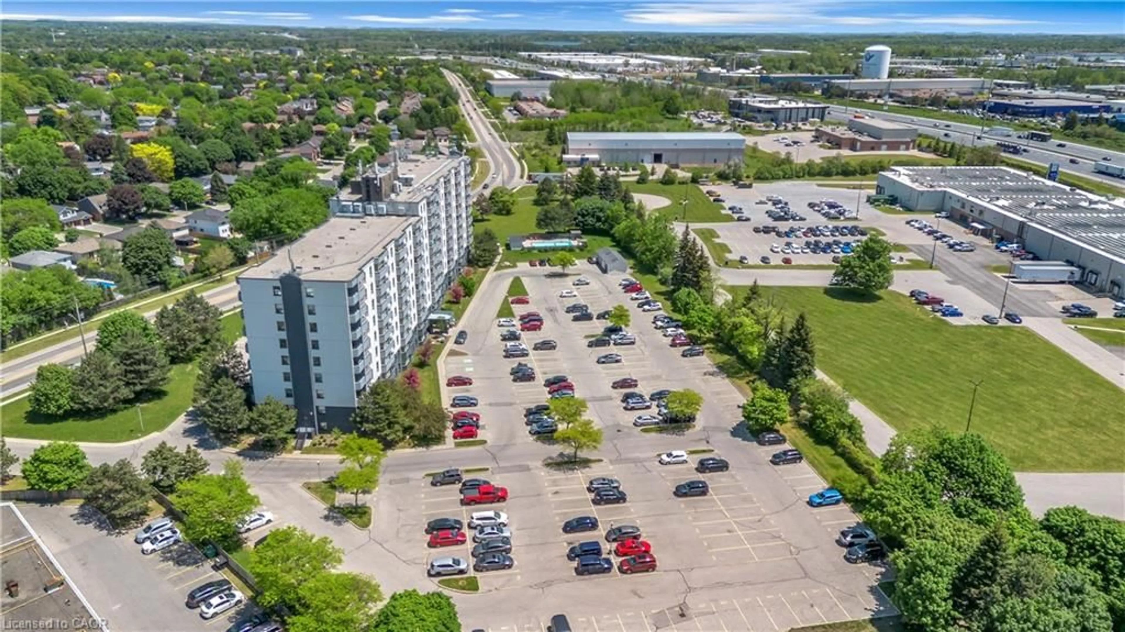 A pic from outside/outdoor area/front of a property/back of a property/a pic from drone, unknown for 200 Jamieson Pky #712, Cambridge Ontario N3C 4B5