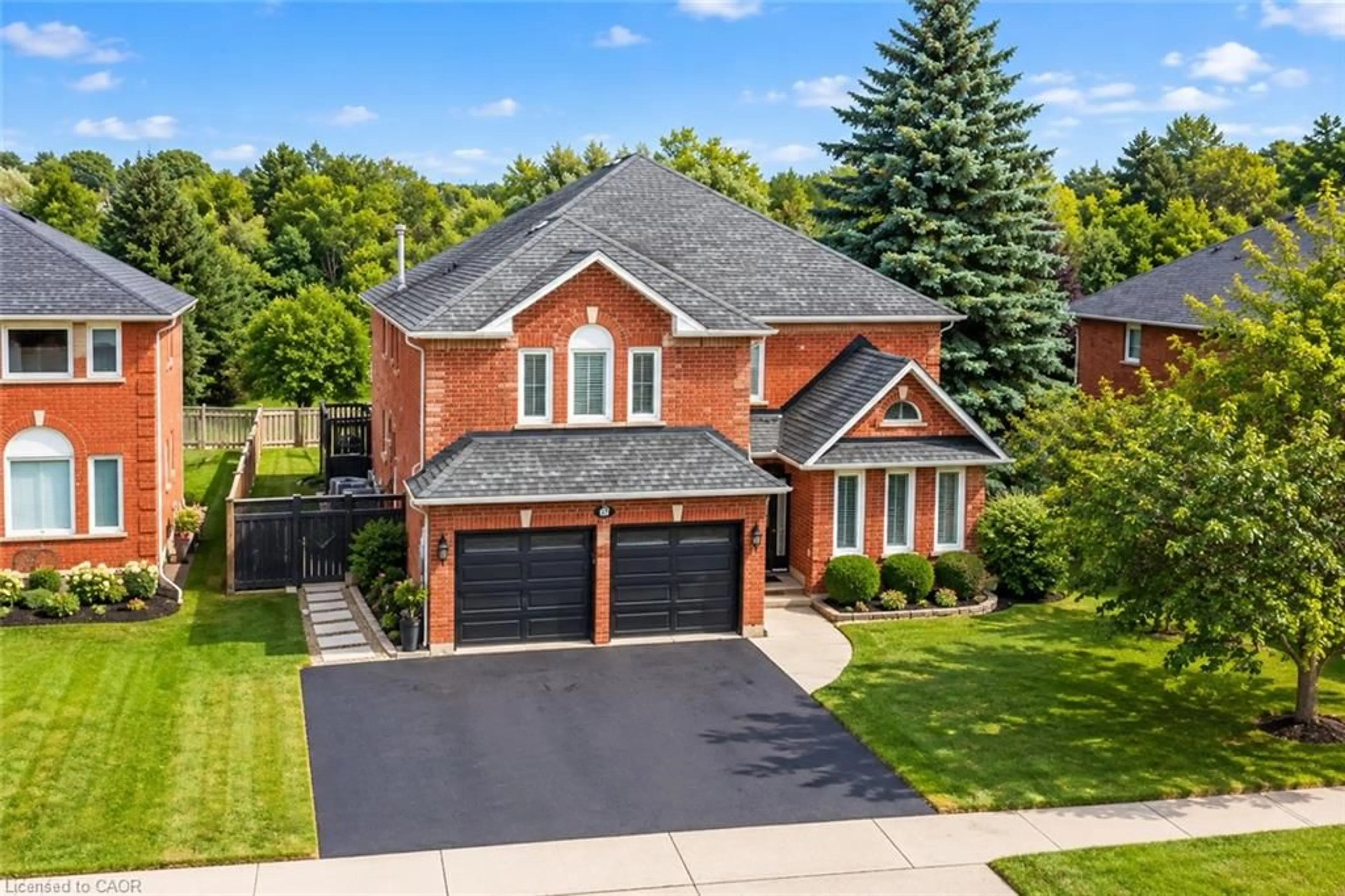 Home with brick exterior material, street for 554 Grand Ridge Dr, Cambridge Ontario N1S 4Y9