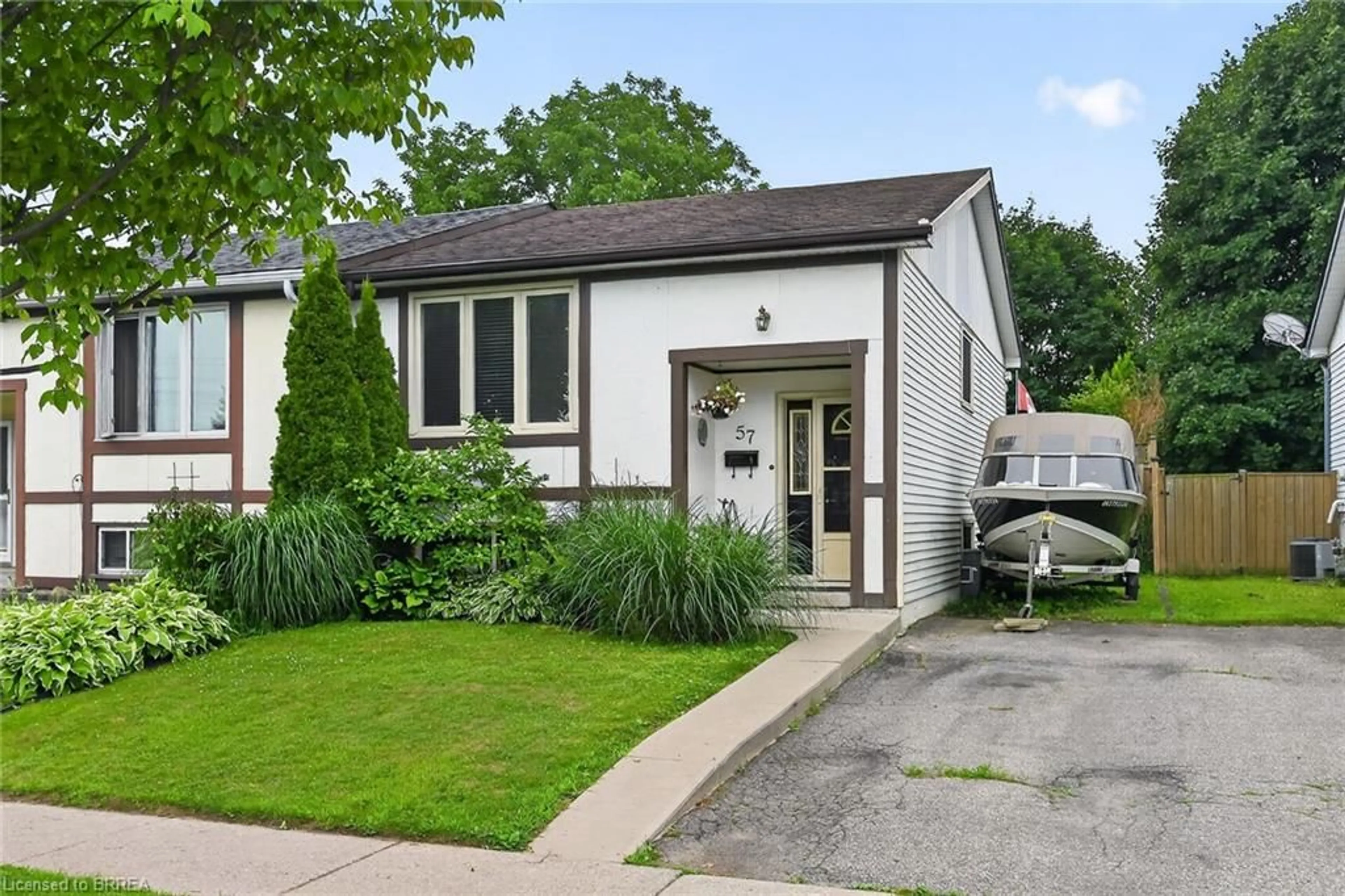 Home with vinyl exterior material, street for 57 Westchester Way, Brantford Ontario N3R 6T4