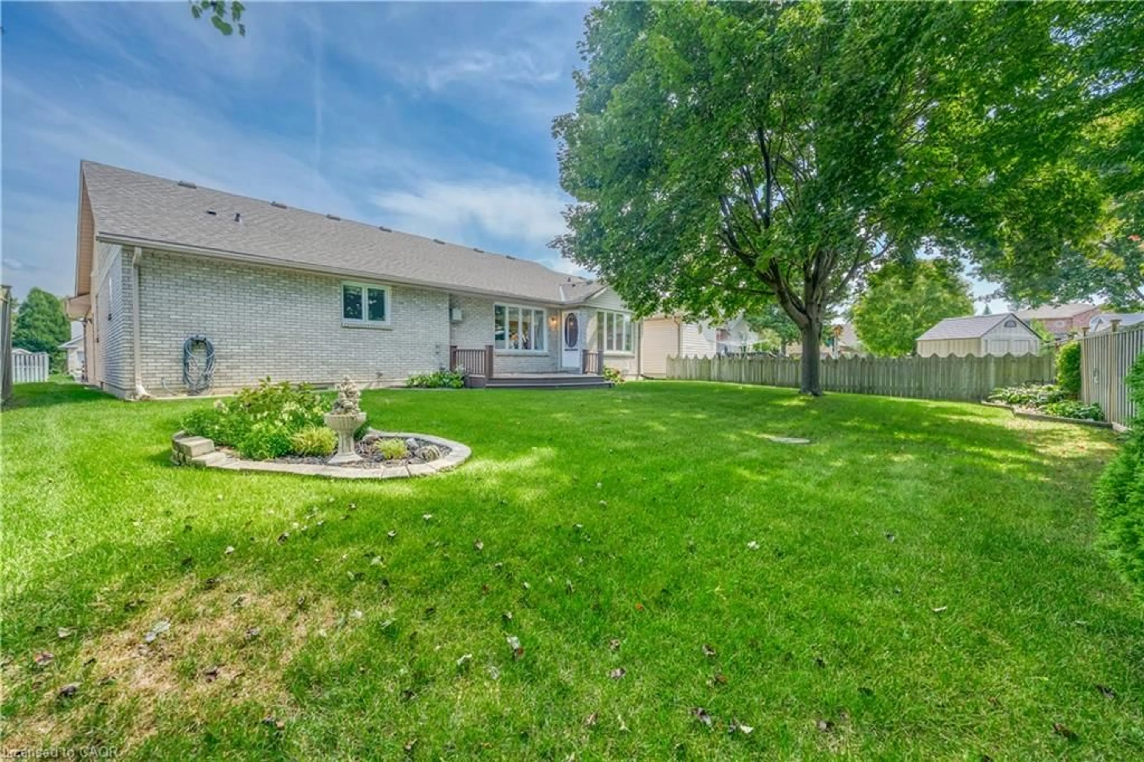 Patio, street for 463 Althouse Crt, Sarnia Ontario N7S 6C7