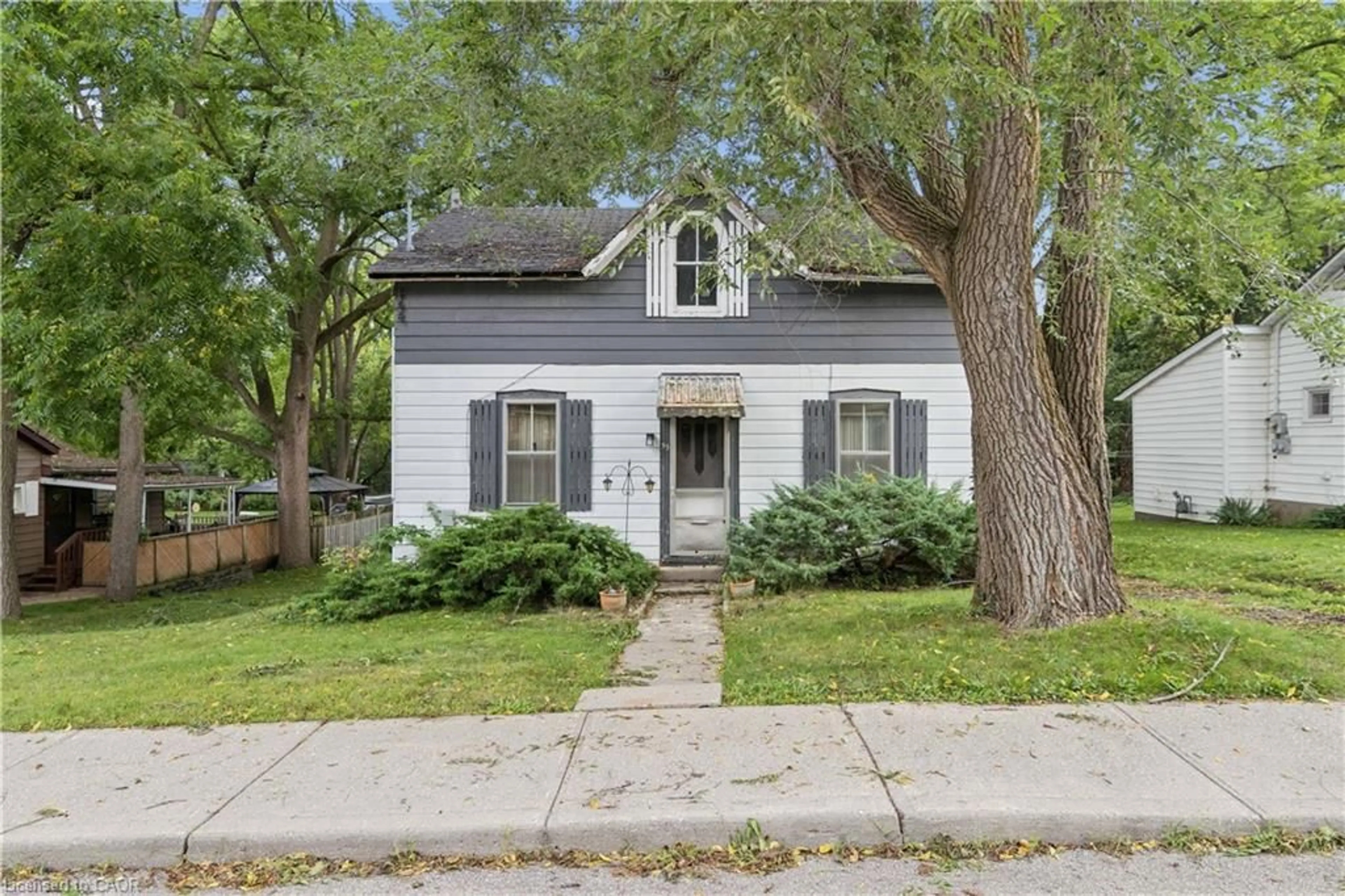 Home with vinyl exterior material, street for 53 Capron St, Paris Ontario N3L 1P8