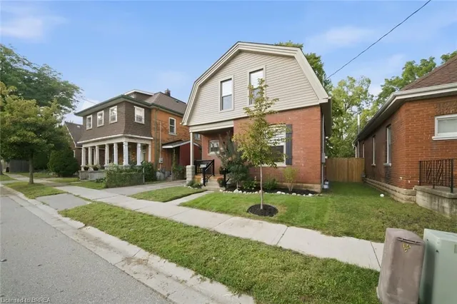 14 Allenby Ave, Brantford 4