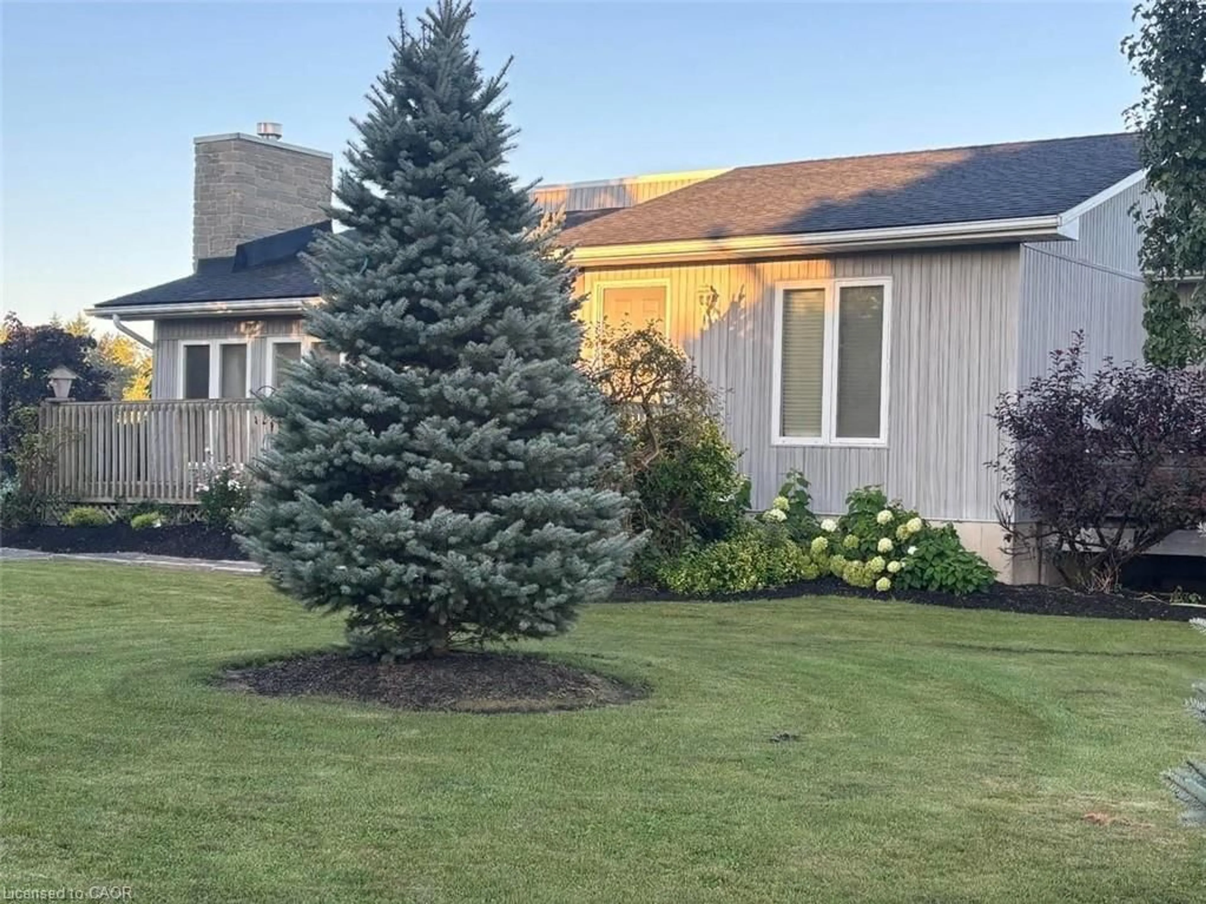 Home with vinyl exterior material, unknown for 5030 Blackheath Rd, Binbrook Ontario L0R 1C0