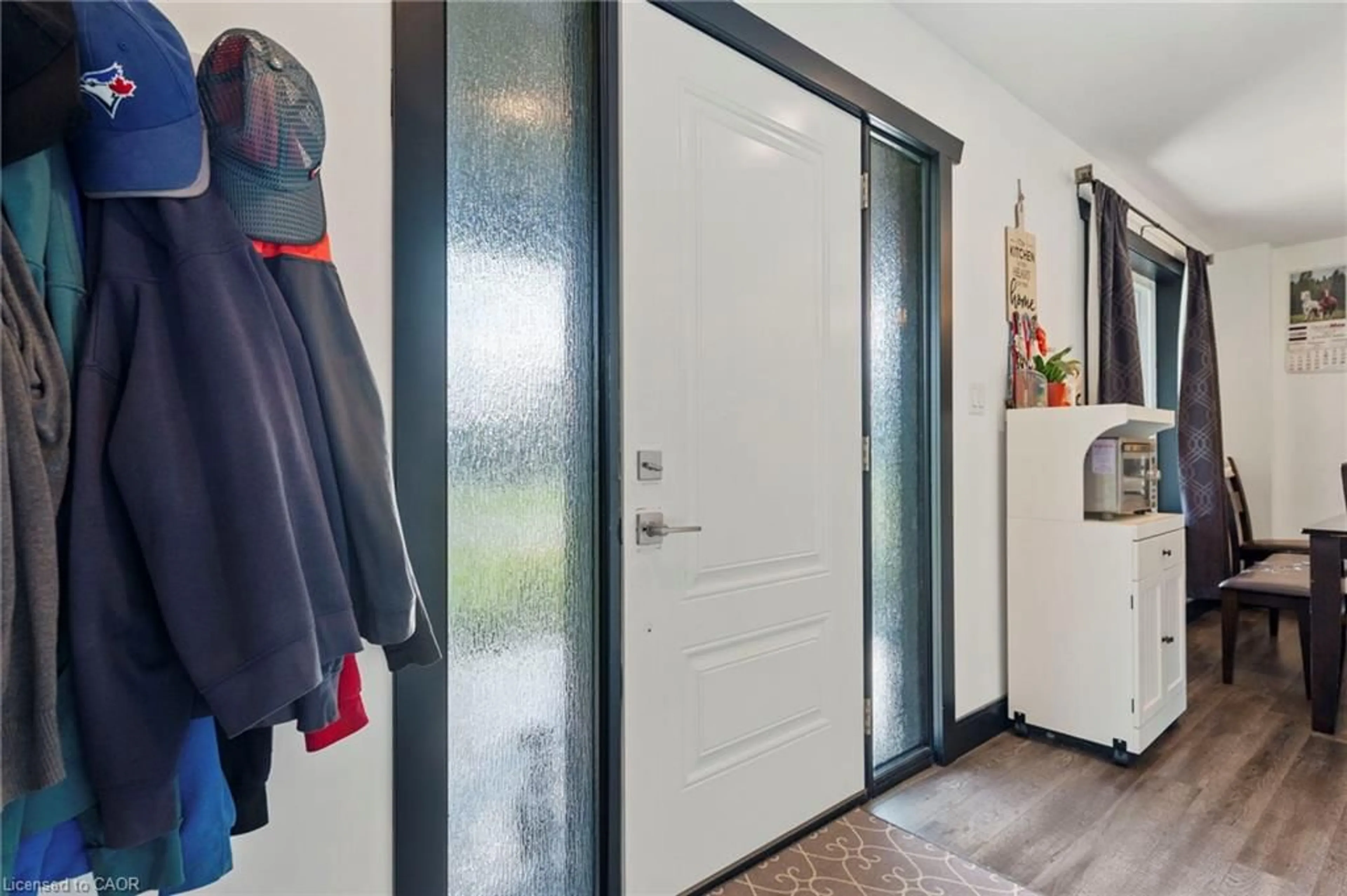 Indoor entryway for 2445 East Quarter Line Rd, Delhi Ontario N4B 2W4