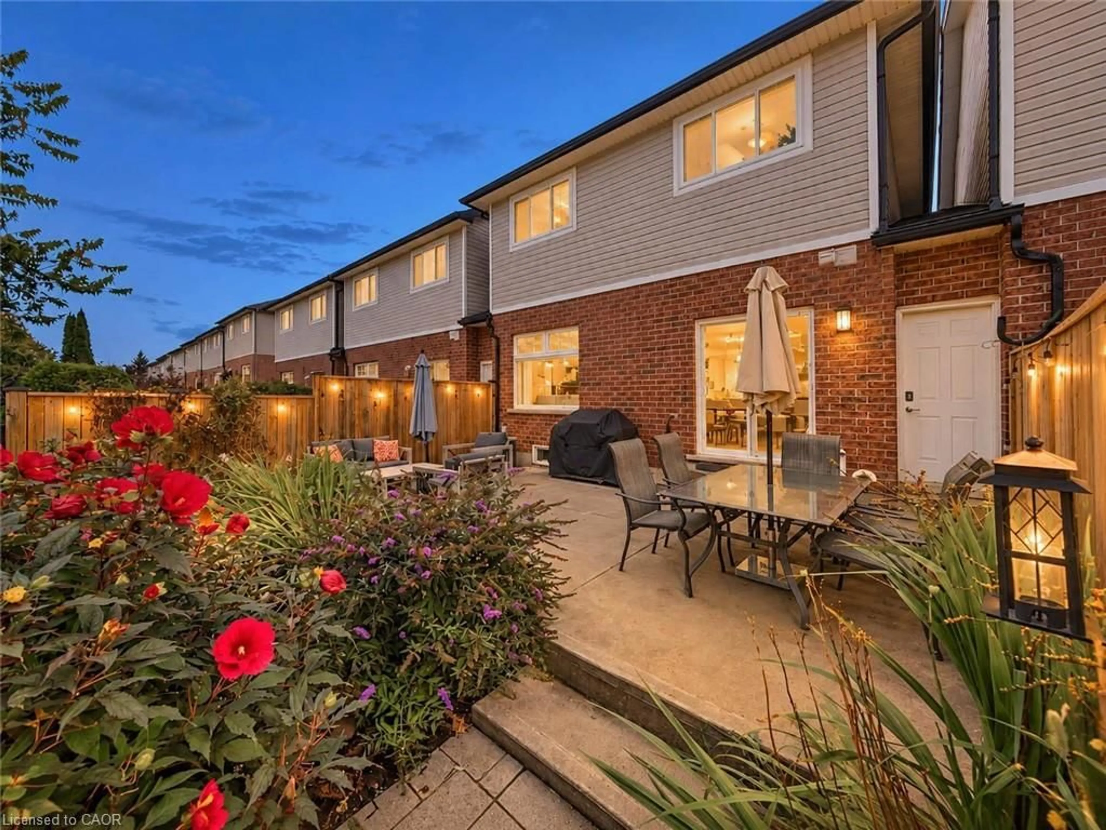 Patio, street for 27 Olivia Pl, Ancaster Ontario L9K 1R3