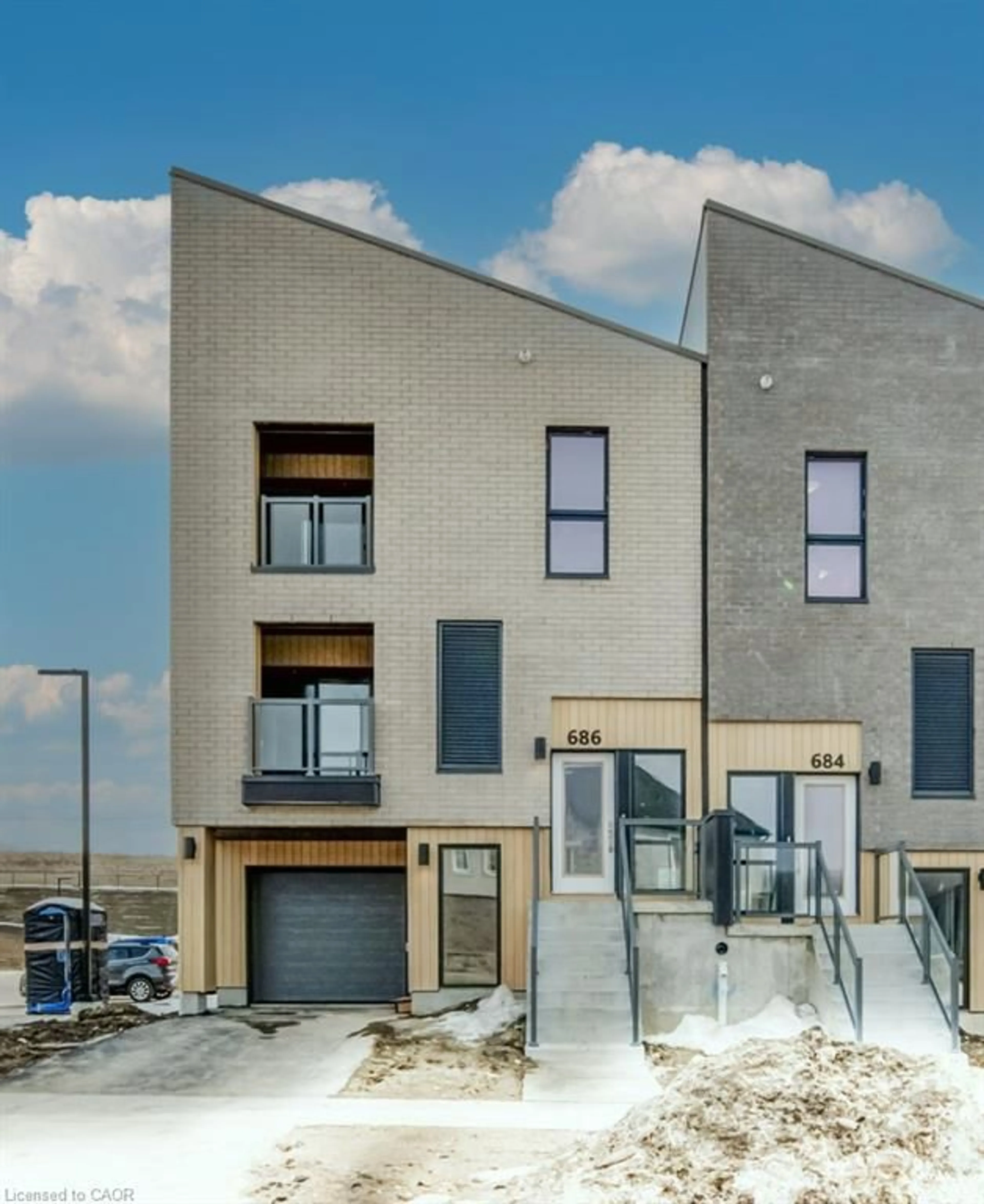 Home with brick exterior material, street for 686 Benninger Dr, Kitchener Ontario N2E 0H8