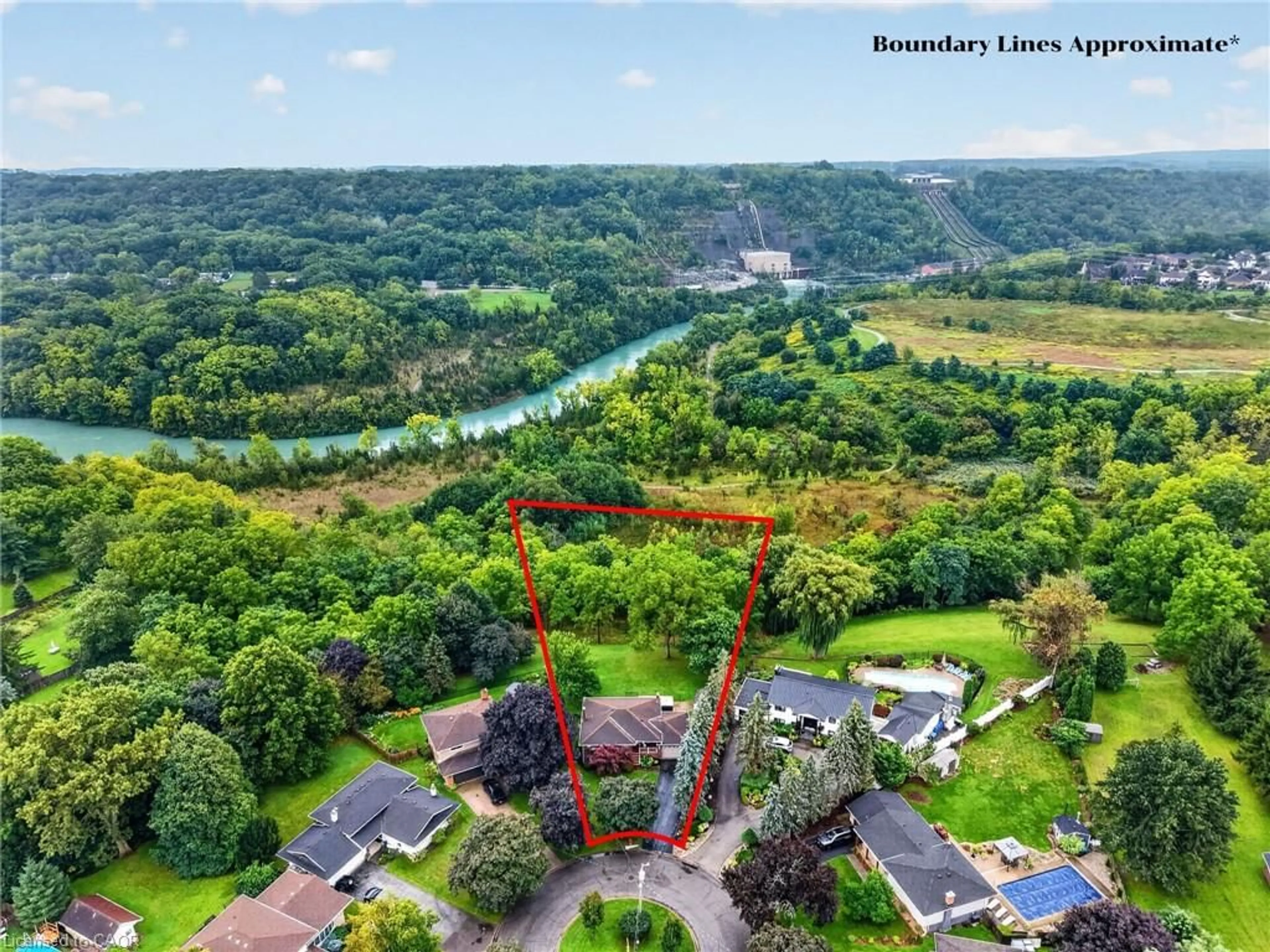 A pic from outside/outdoor area/front of a property/back of a property/a pic from drone, water/lake/river/ocean view for 16 Elk St, St. Catharines Ontario L2S 1A2