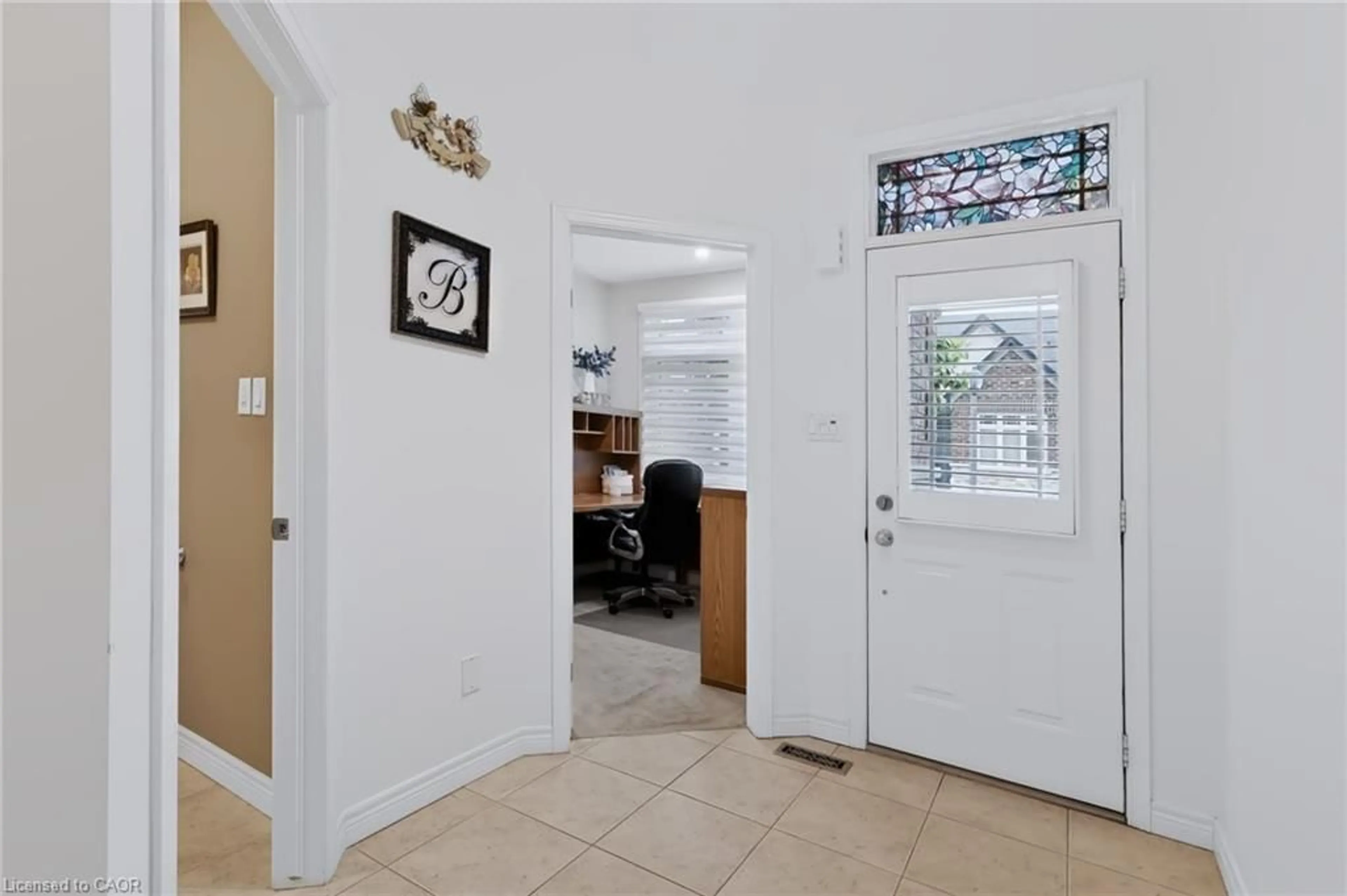 Indoor entryway for 7 Landscapes Trail, Ancaster Ontario L9K 0A1