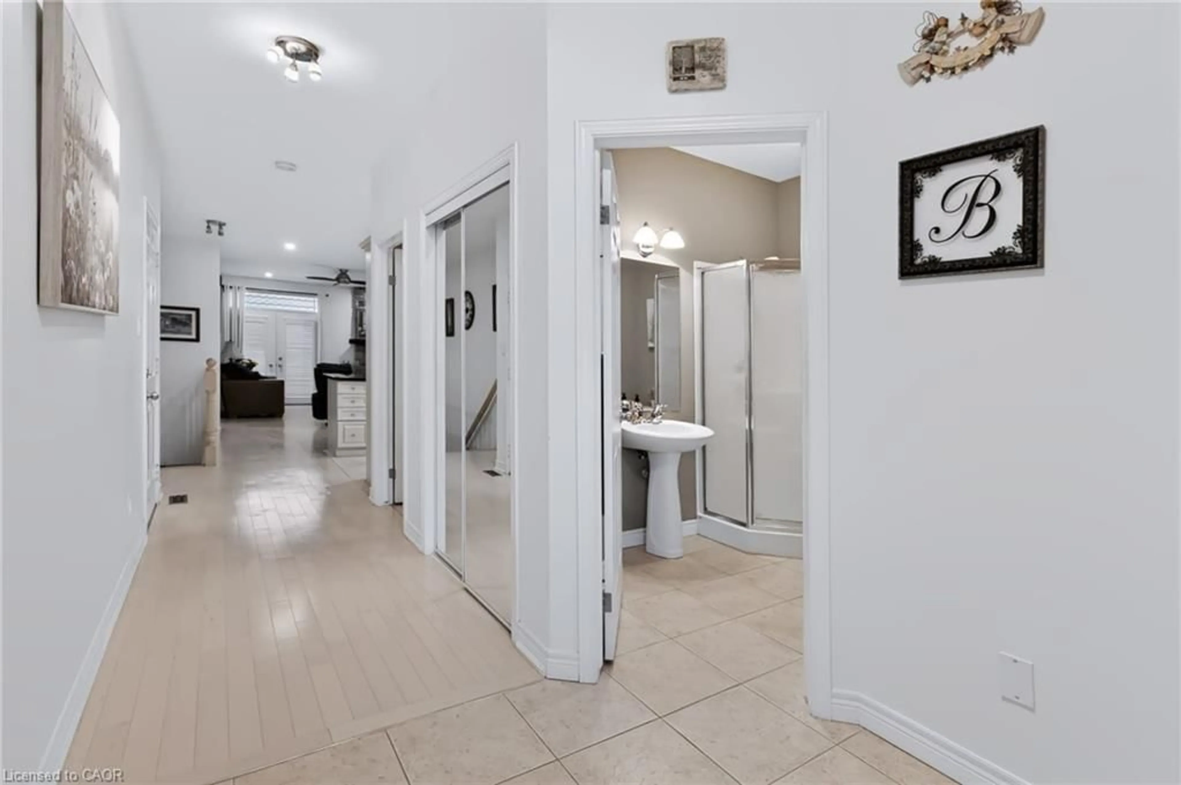 Indoor foyer for 7 Landscapes Trail, Ancaster Ontario L9K 0A1