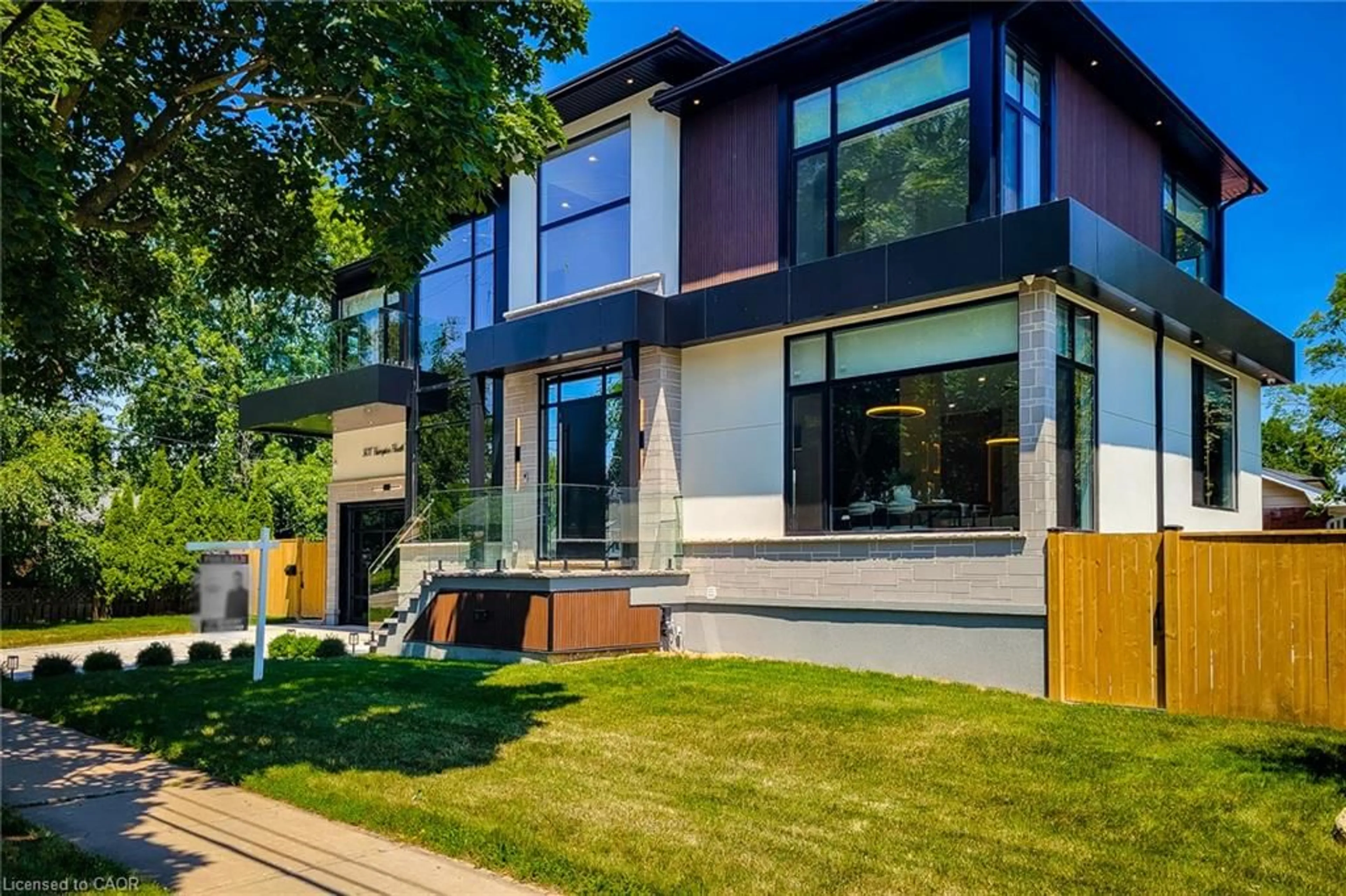 Home with brick exterior material, street for 307 Hampton Heath Rd, Burlington Ontario L7L 4P7