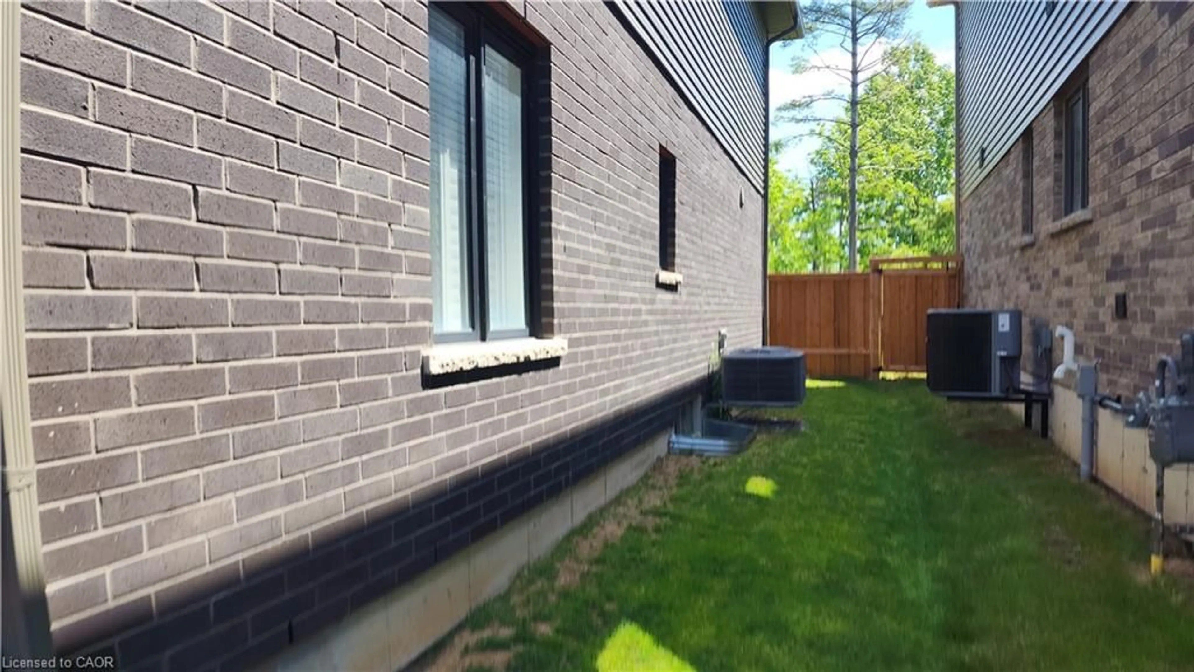 Home with brick exterior material, street for 127 Court Dr, Paris Ontario N3L 0L6