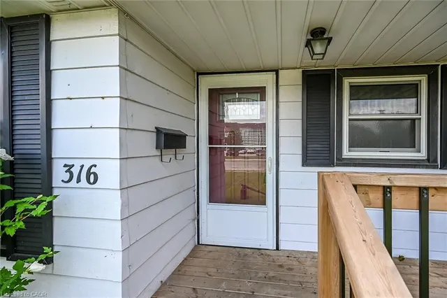 316 Fairview Ave, Dunnville 5