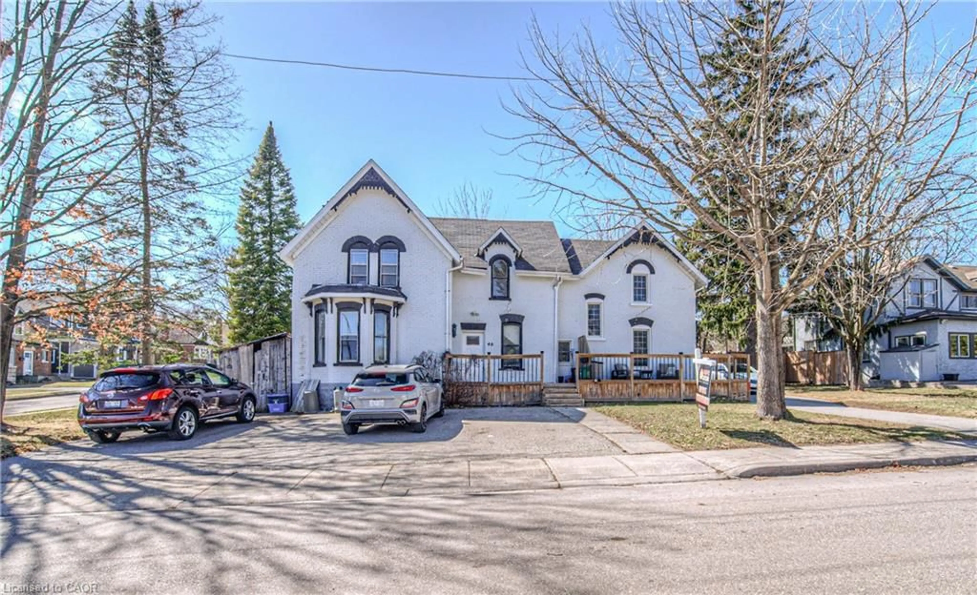 Unknown for 40 John St, Cambridge Ontario N1S 2V4
