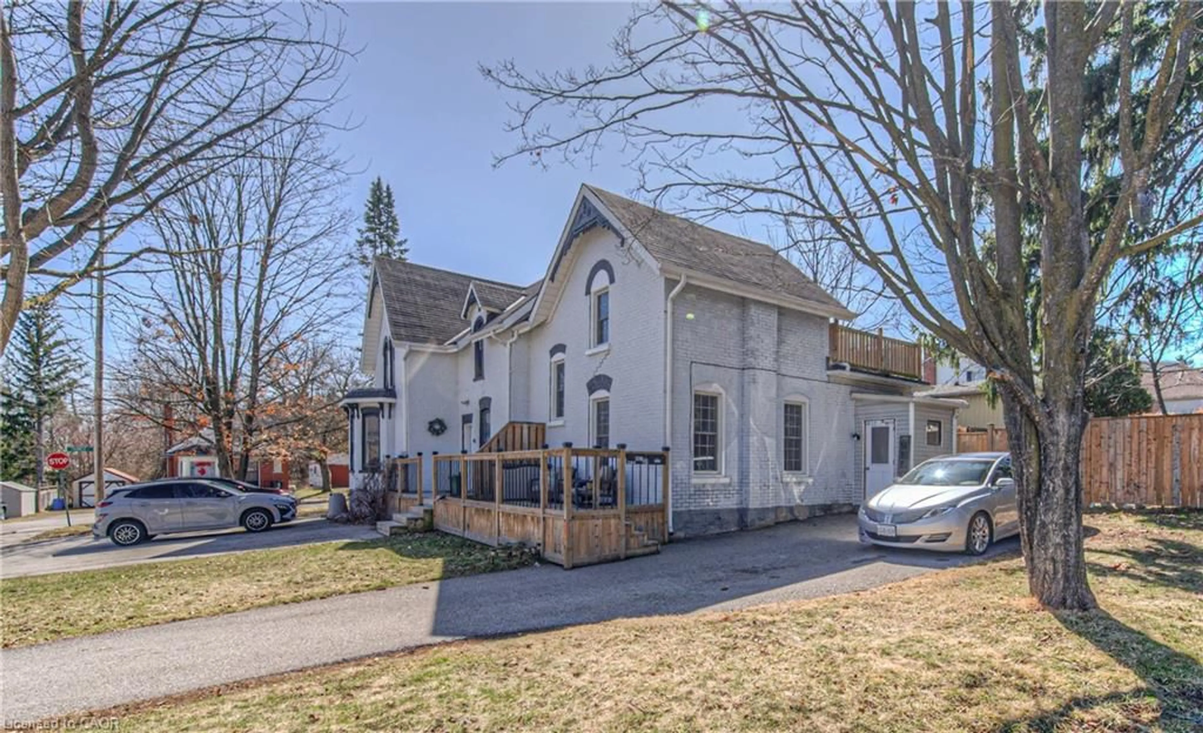 Unknown for 40 John St, Cambridge Ontario N1S 2V4