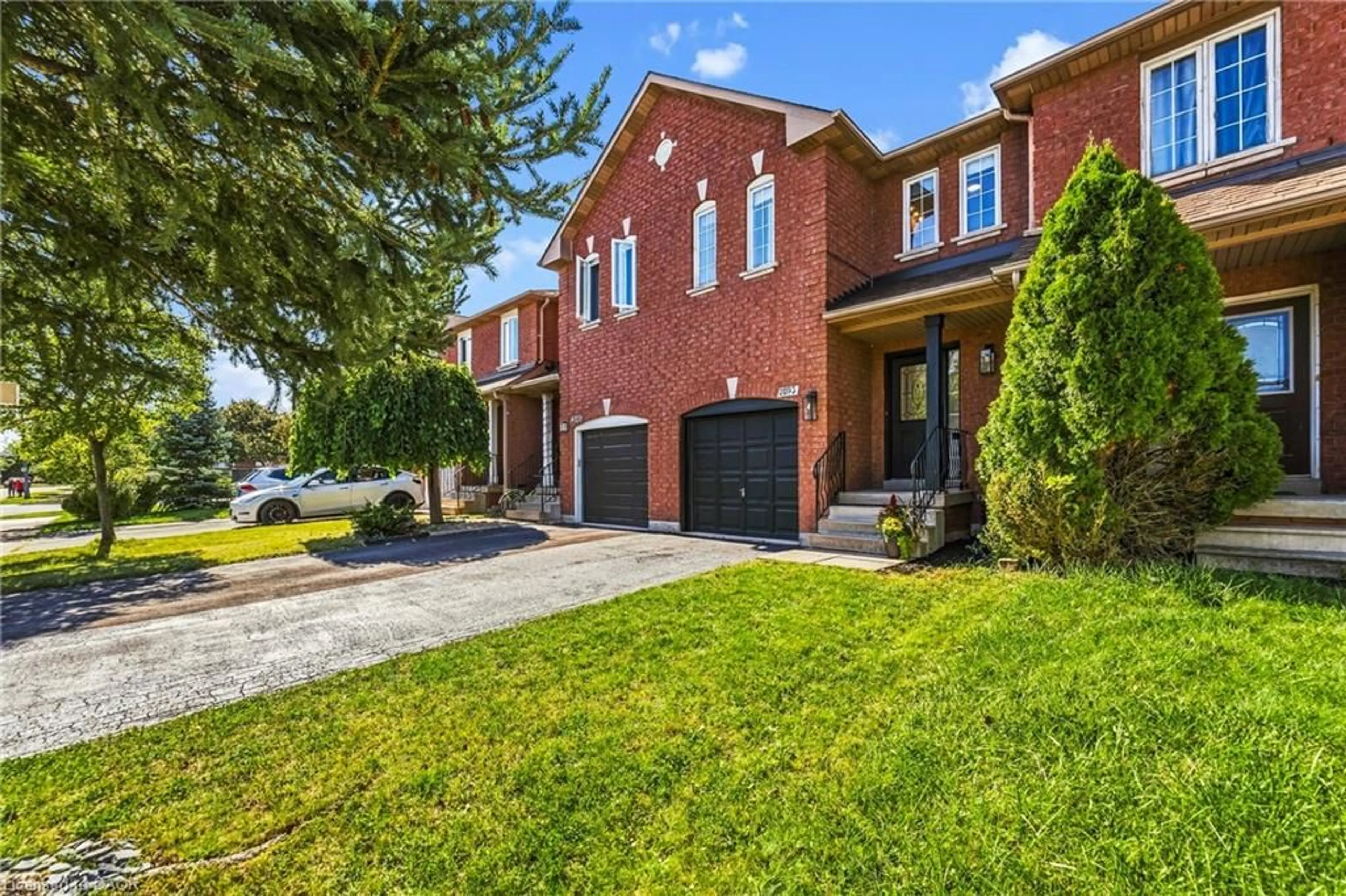 Home with brick exterior material, street for 2093 Golden Orchard Trail, Oakville Ontario L6M 3W8