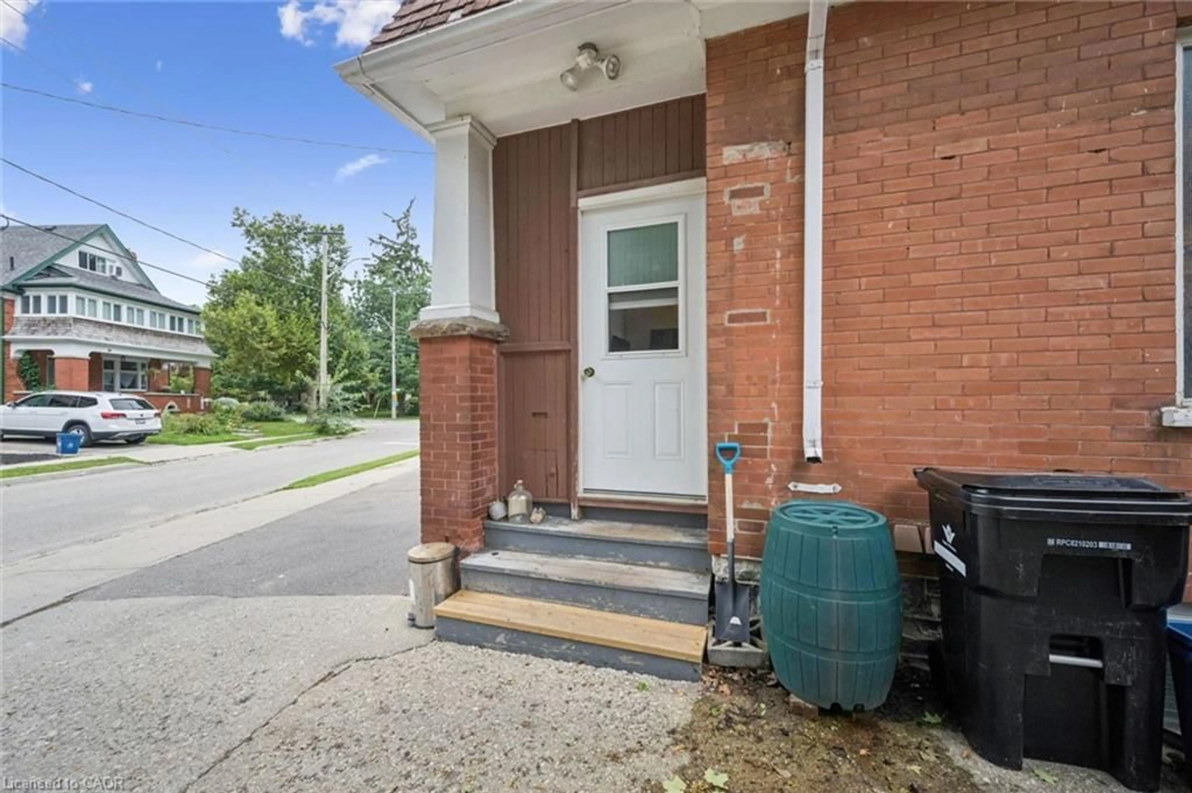 Unknown for 143 David St, Kitchener Ontario N2G 1Y1