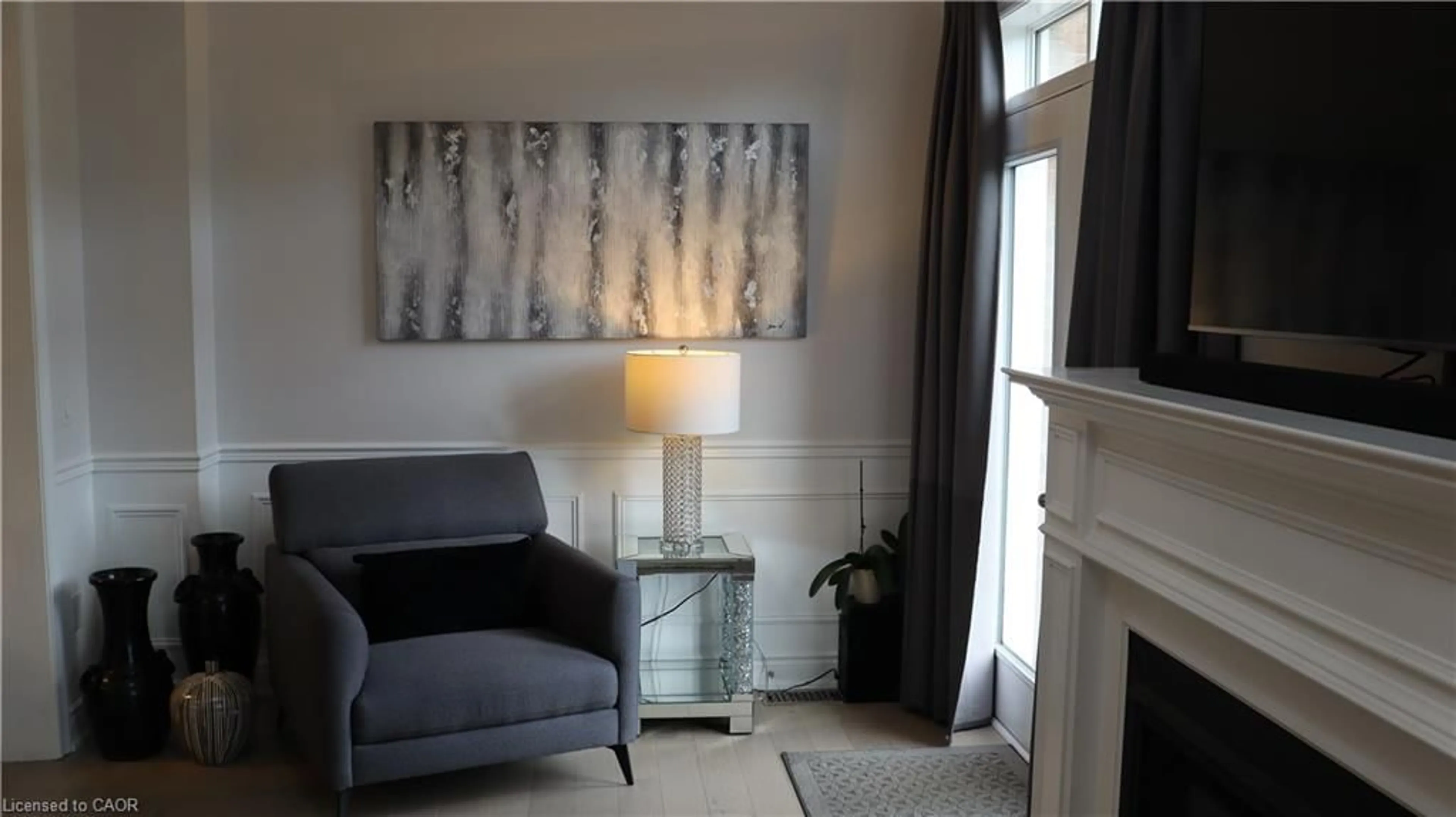 Living room with furniture, unknown for 10 Callon Dr, Ancaster Ontario L9K 0J8