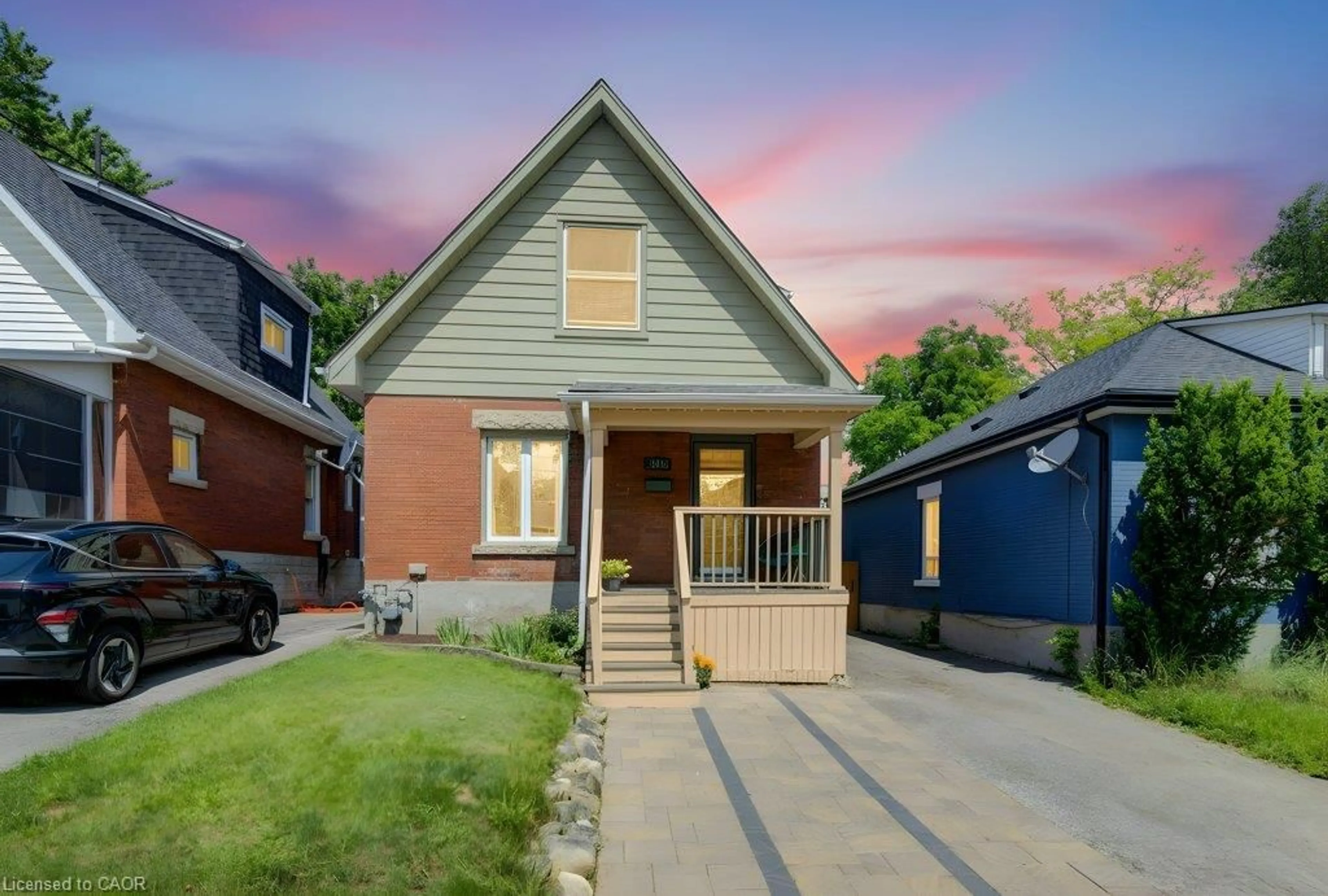 Home with brick exterior material, street for 271 London Rd, Guelph Ontario N1H 2C7