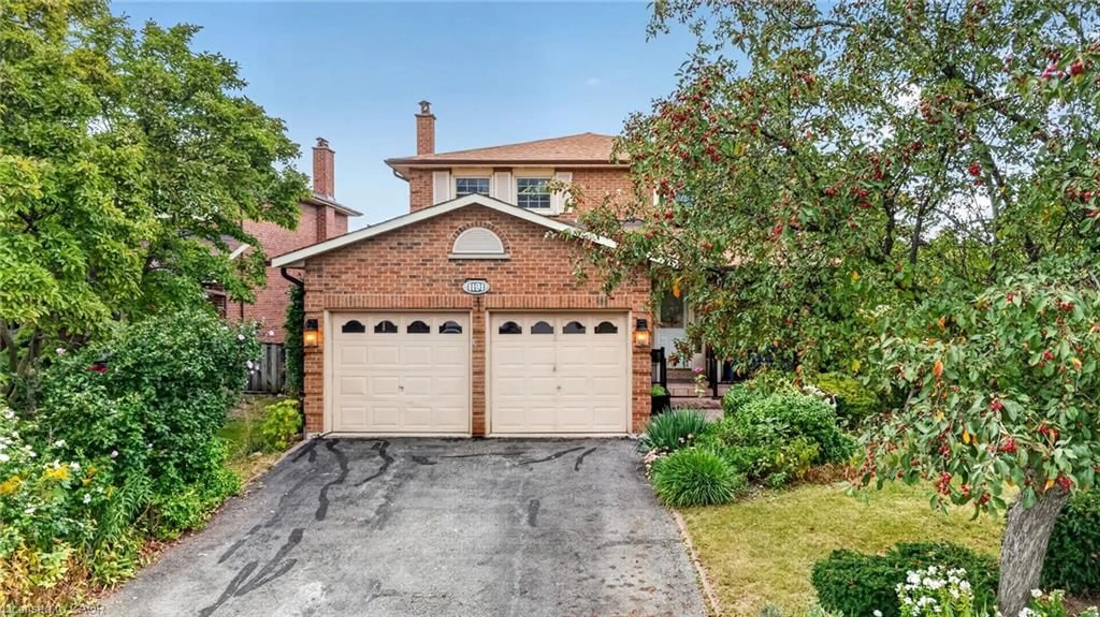 Home with brick exterior material, street for 1191 Carlo Crt, Mississauga Ontario L4W 3N6