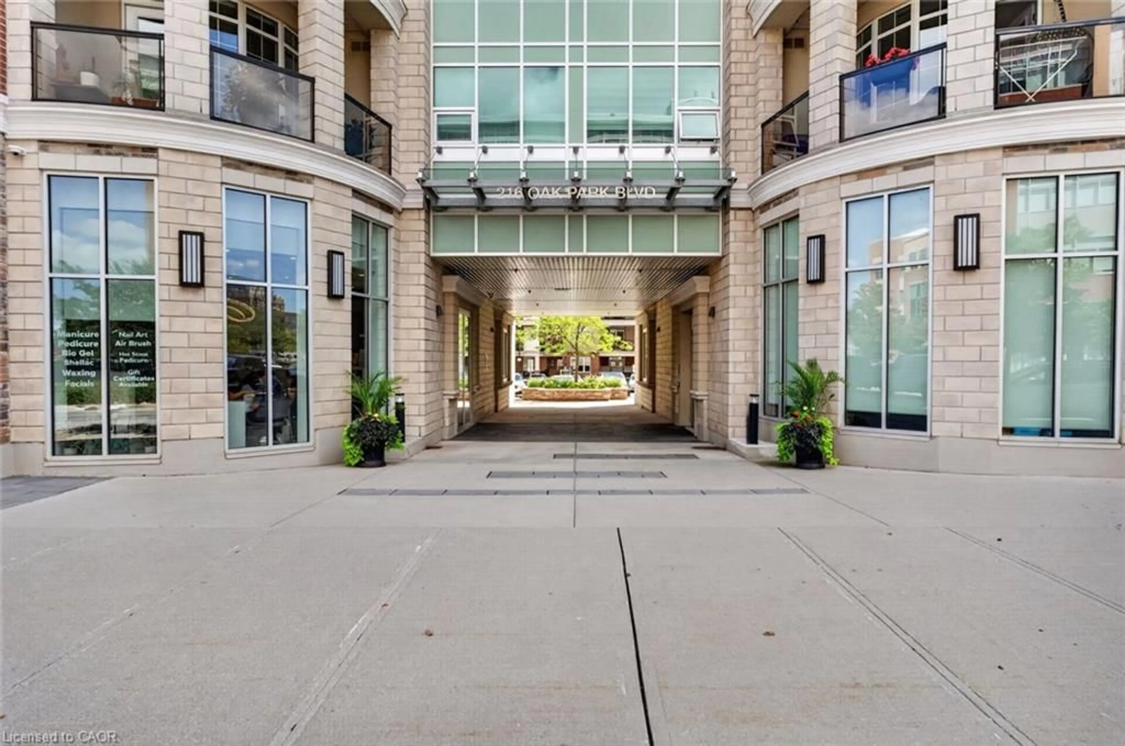 Indoor foyer for 216 Oak Park Blvd #214, Oakville Ontario L6H 7S8