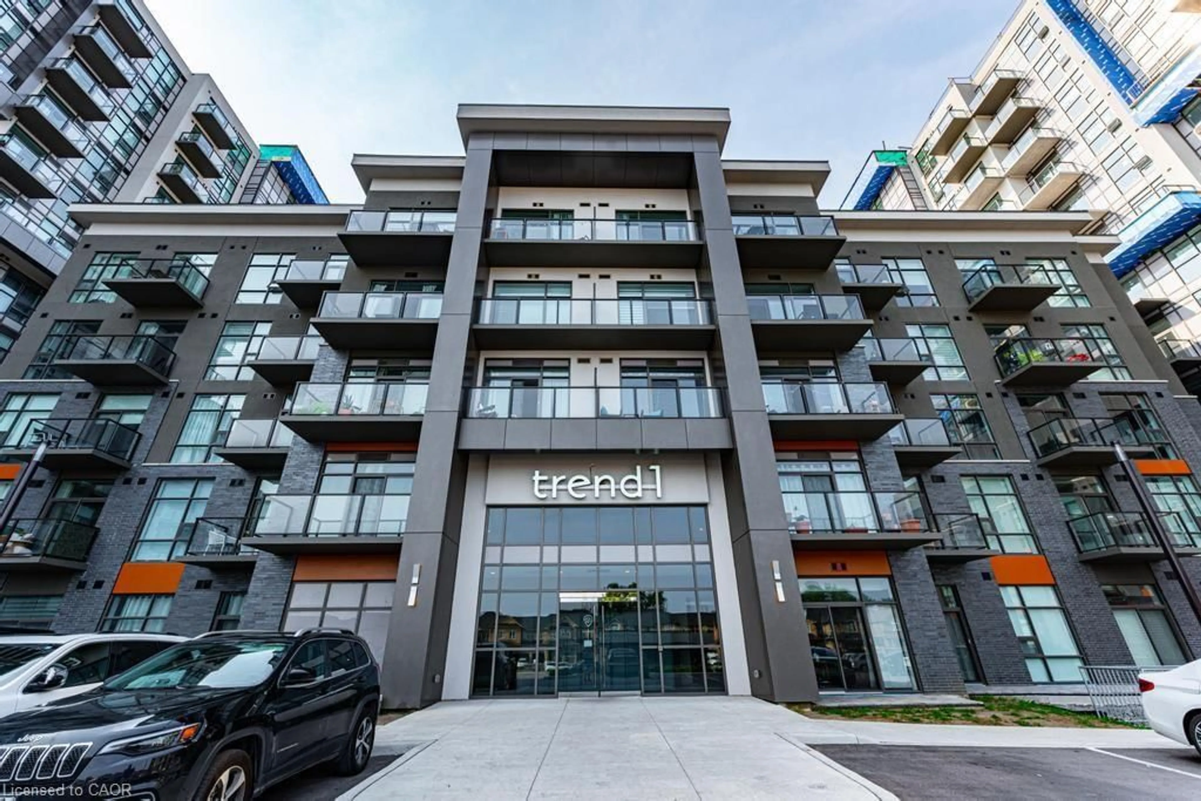 Indoor foyer for 450 Dundas St #503, Waterdown Ontario L8B 1Z2