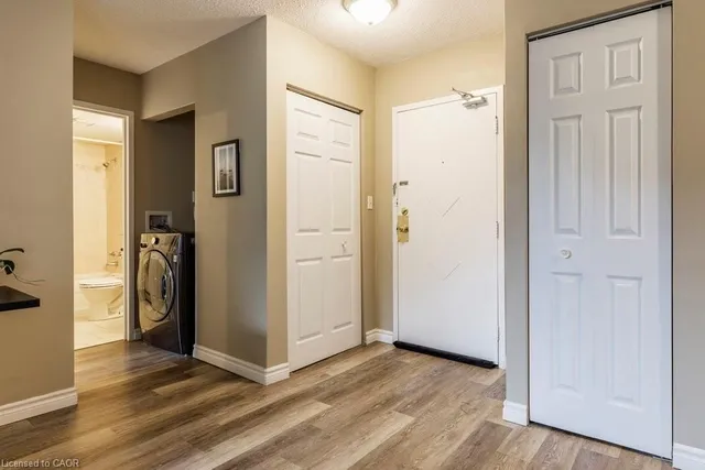 75 Glenburn Crt #409, Hamilton 4
