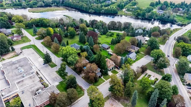 420 Parkside Dr, Mount Forest 2