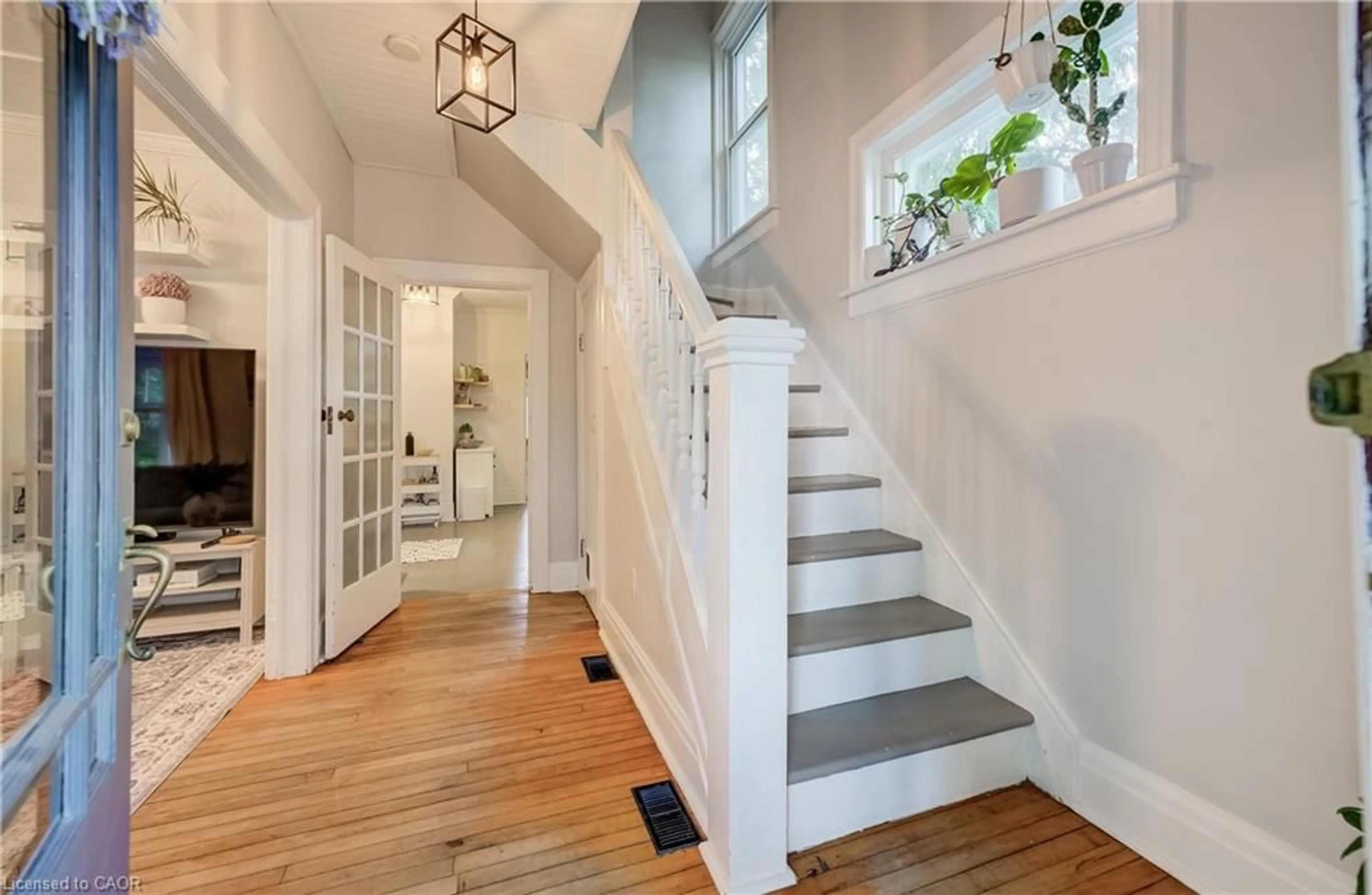 Indoor entryway for 420 Parkside Dr, Mount Forest Ontario N0G 2L3