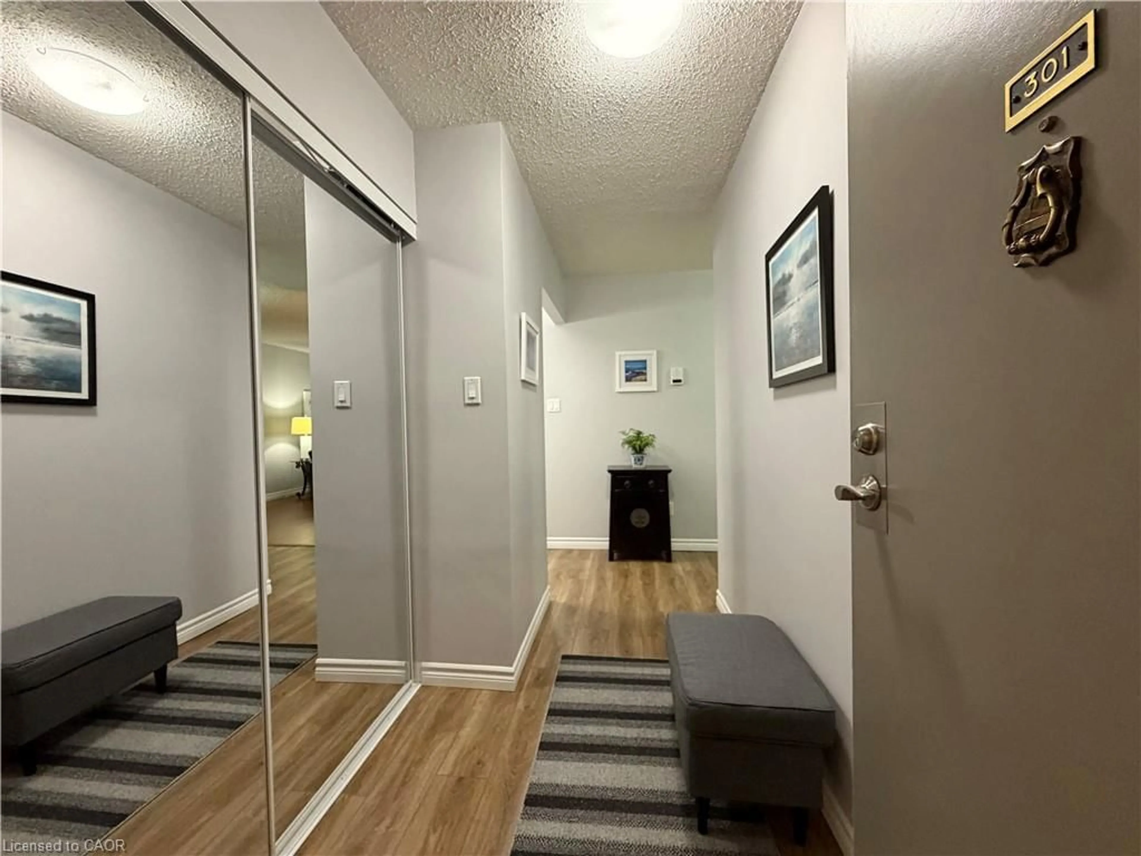 Indoor entryway for 944 Caledonian View #301, Cambridge Ontario N3H 1A5