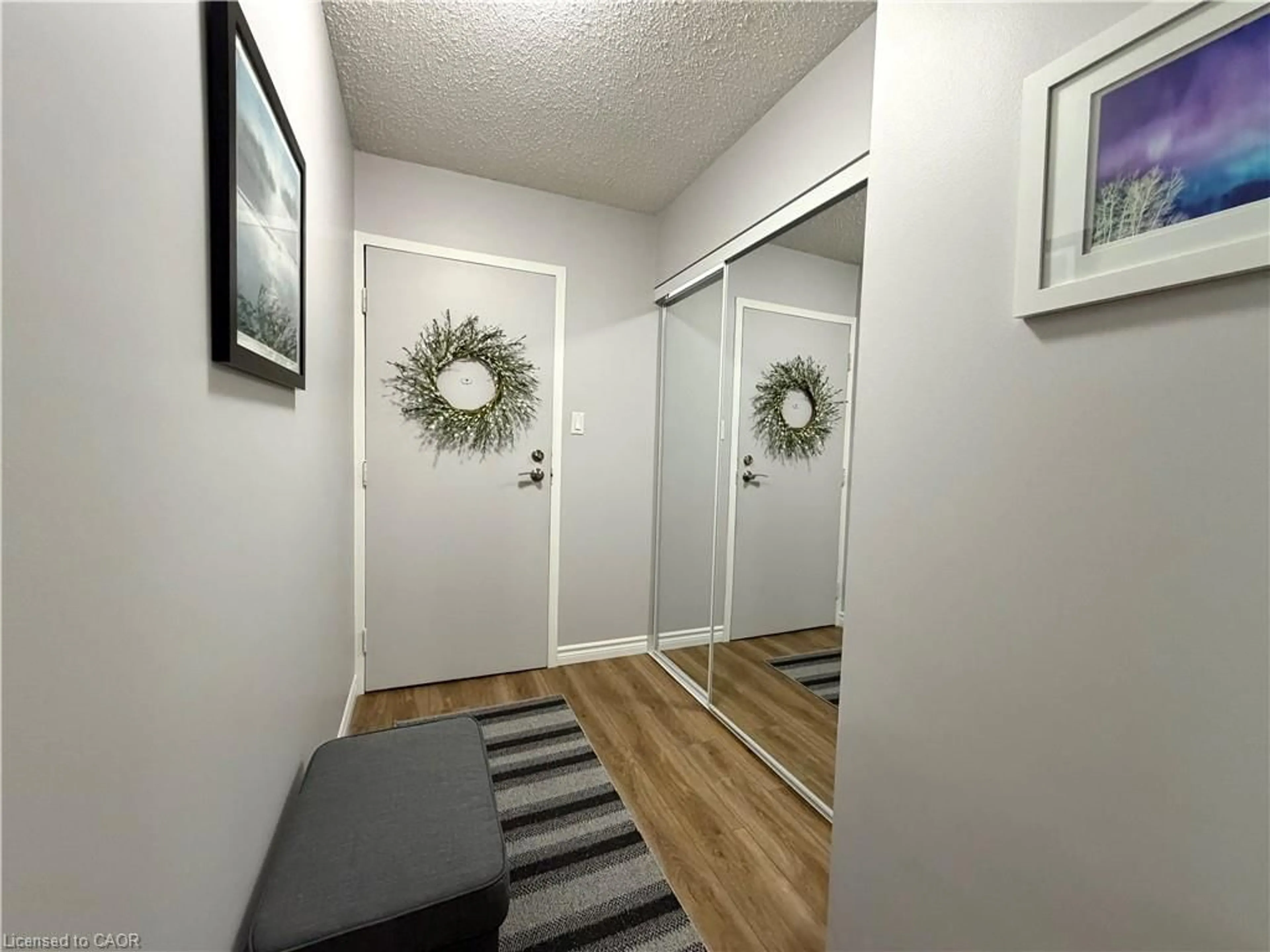 Indoor entryway for 944 Caledonian View #301, Cambridge Ontario N3H 1A5