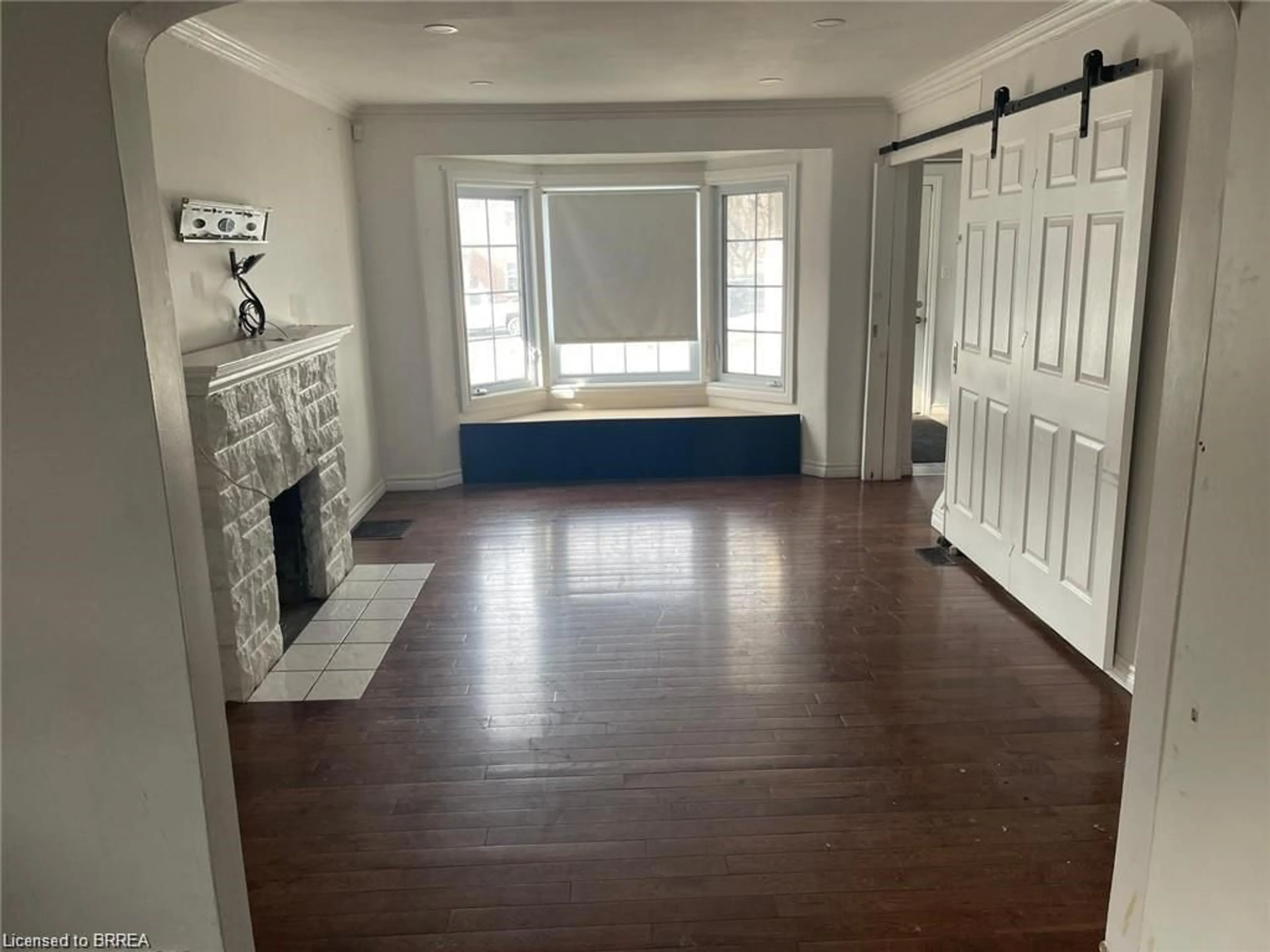 Indoor entryway for 258 Wellington Rd, London Ontario N6C 4N5