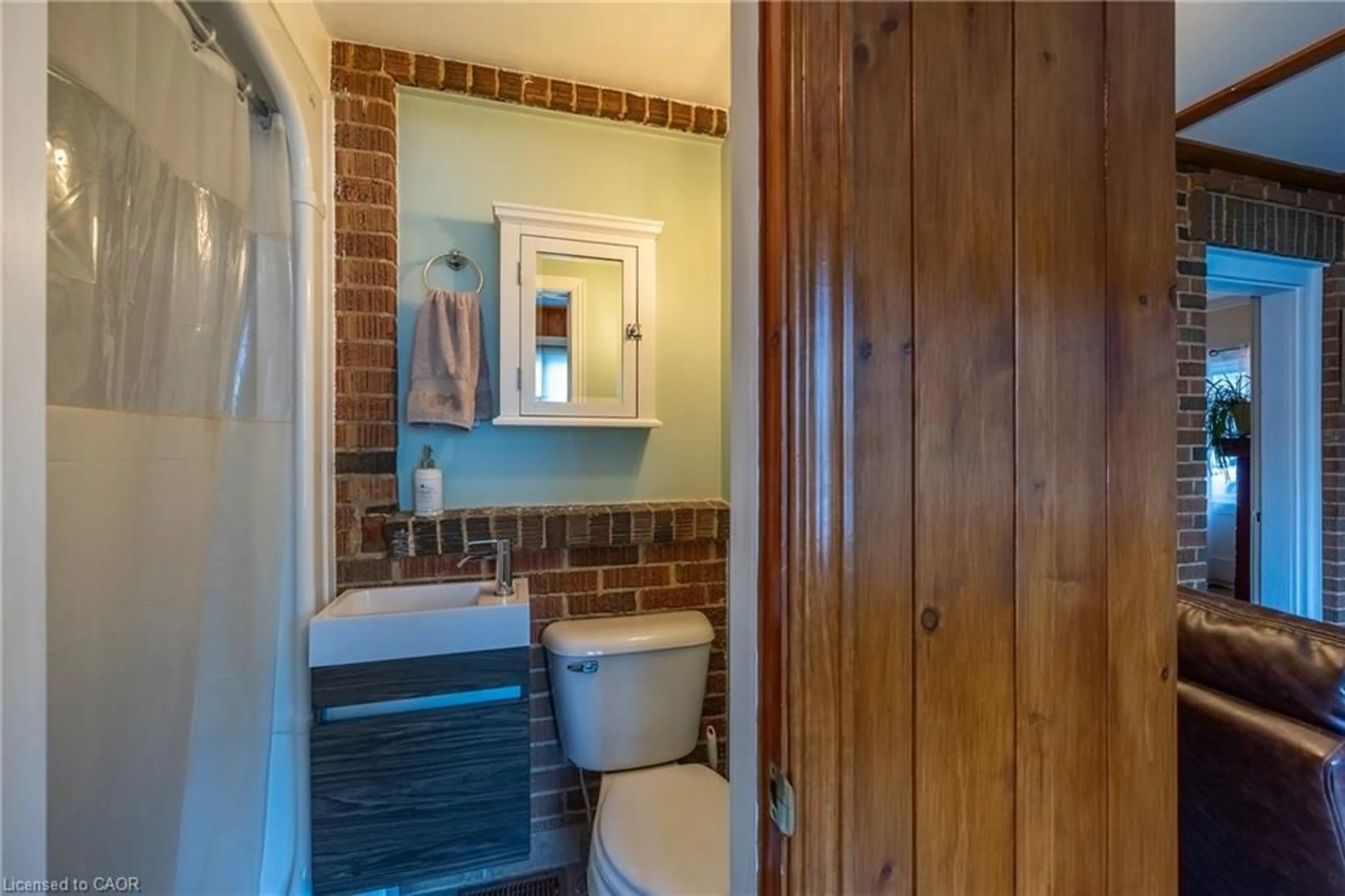 Standard bathroom, ceramic/tile floor for 124 First Ave, Port Dover Ontario N0A 1N0