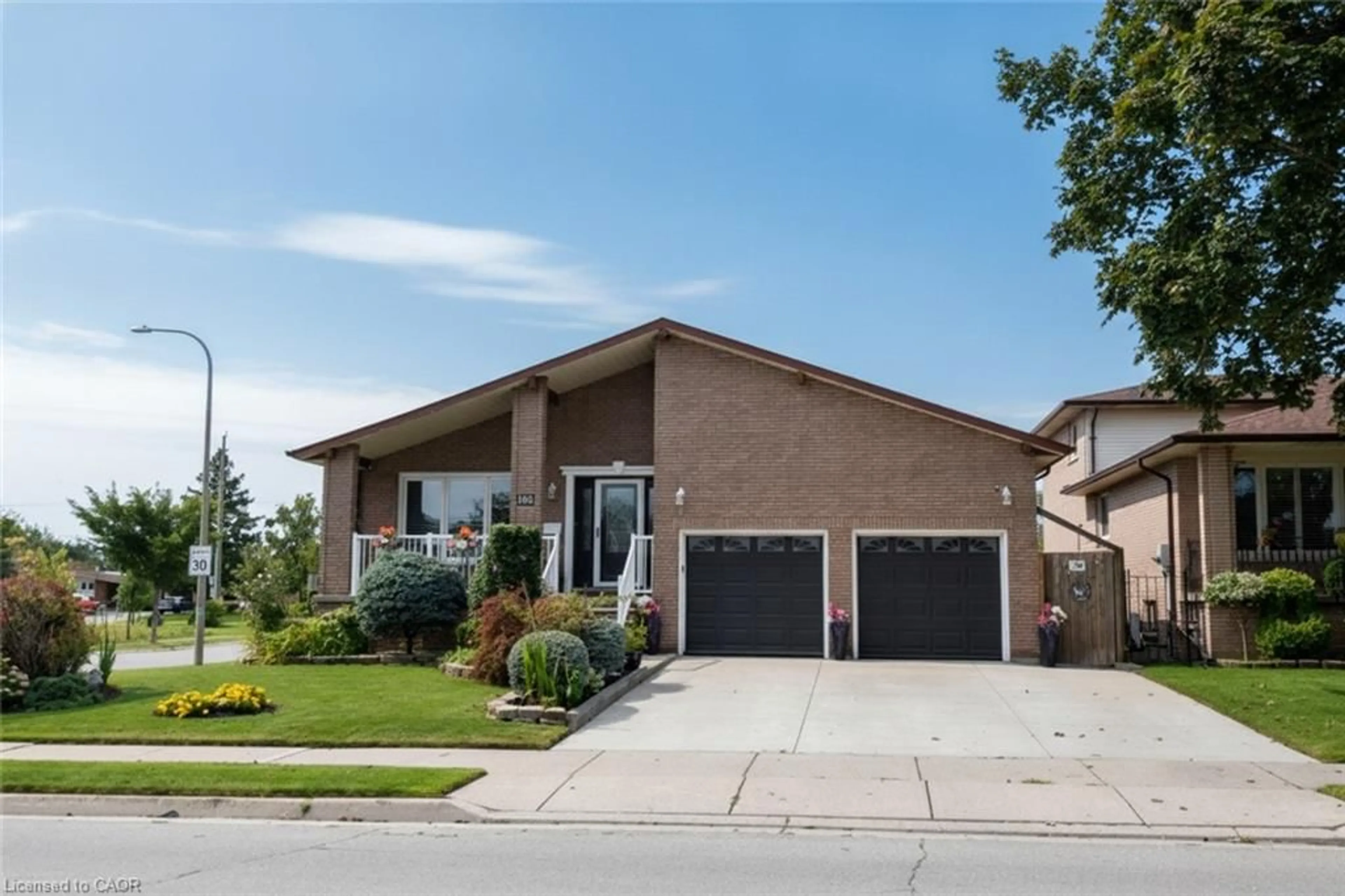 Home with brick exterior material, street for 104 Glen Cannon Dr, Stoney Creek Ontario L8G 4E1