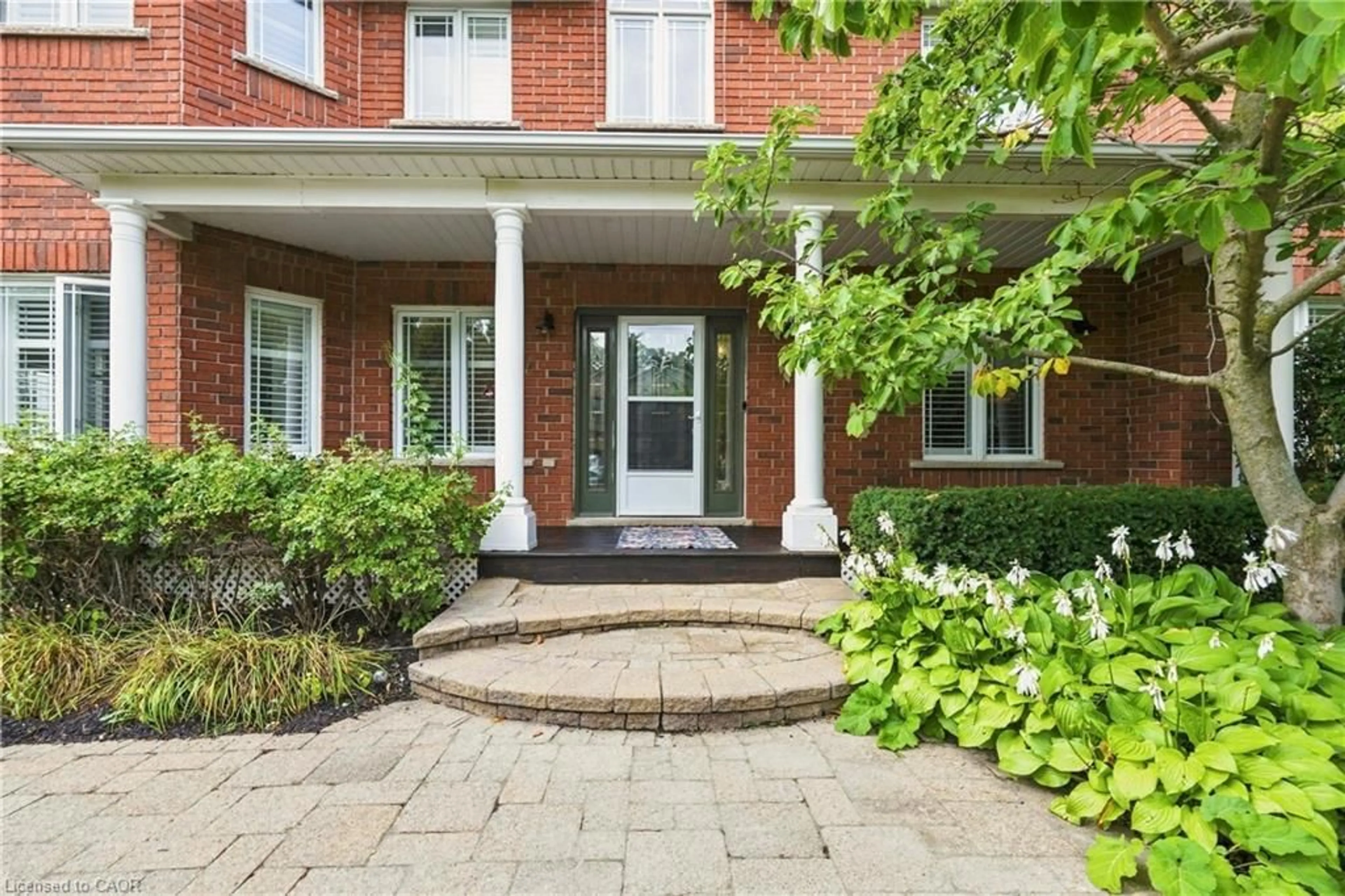 Unknown for 31 Commando Crt, Waterdown Ontario L8B 0J6