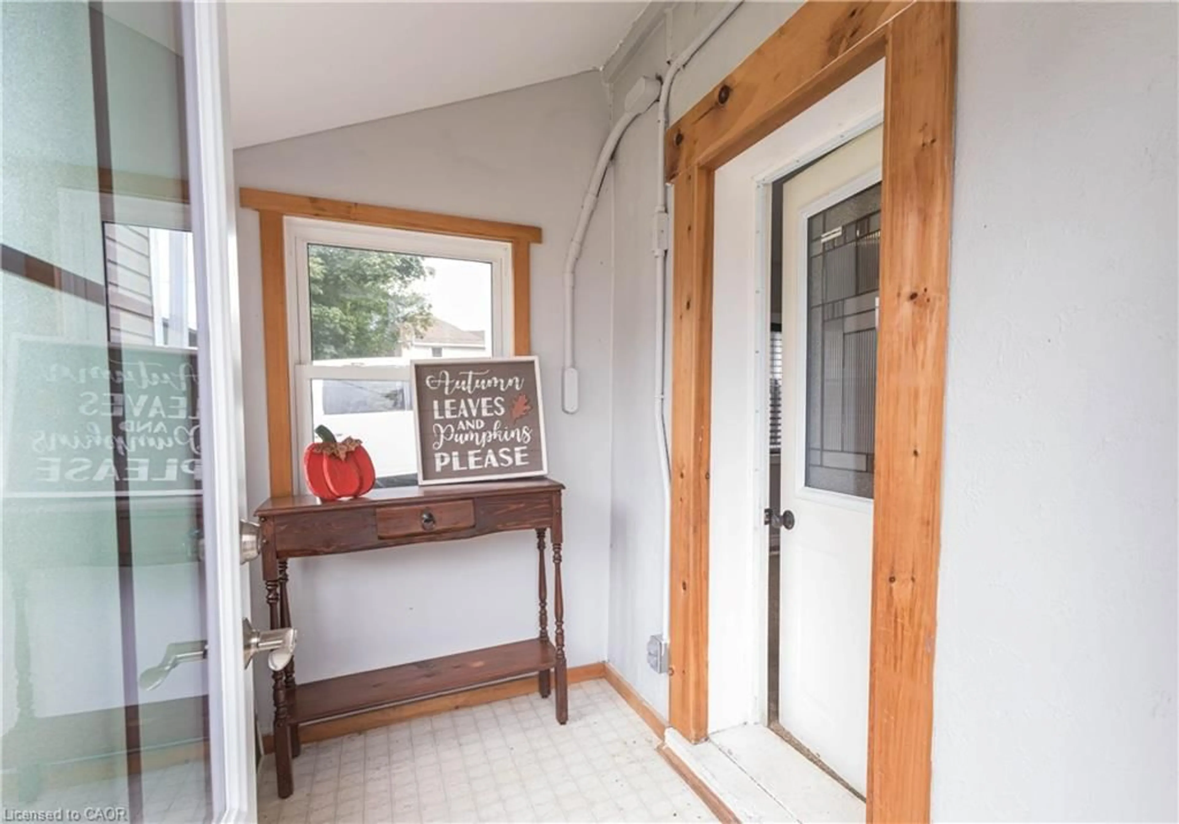 Indoor entryway for 145 Adelaide St, Arthur Ontario N0G 1A0