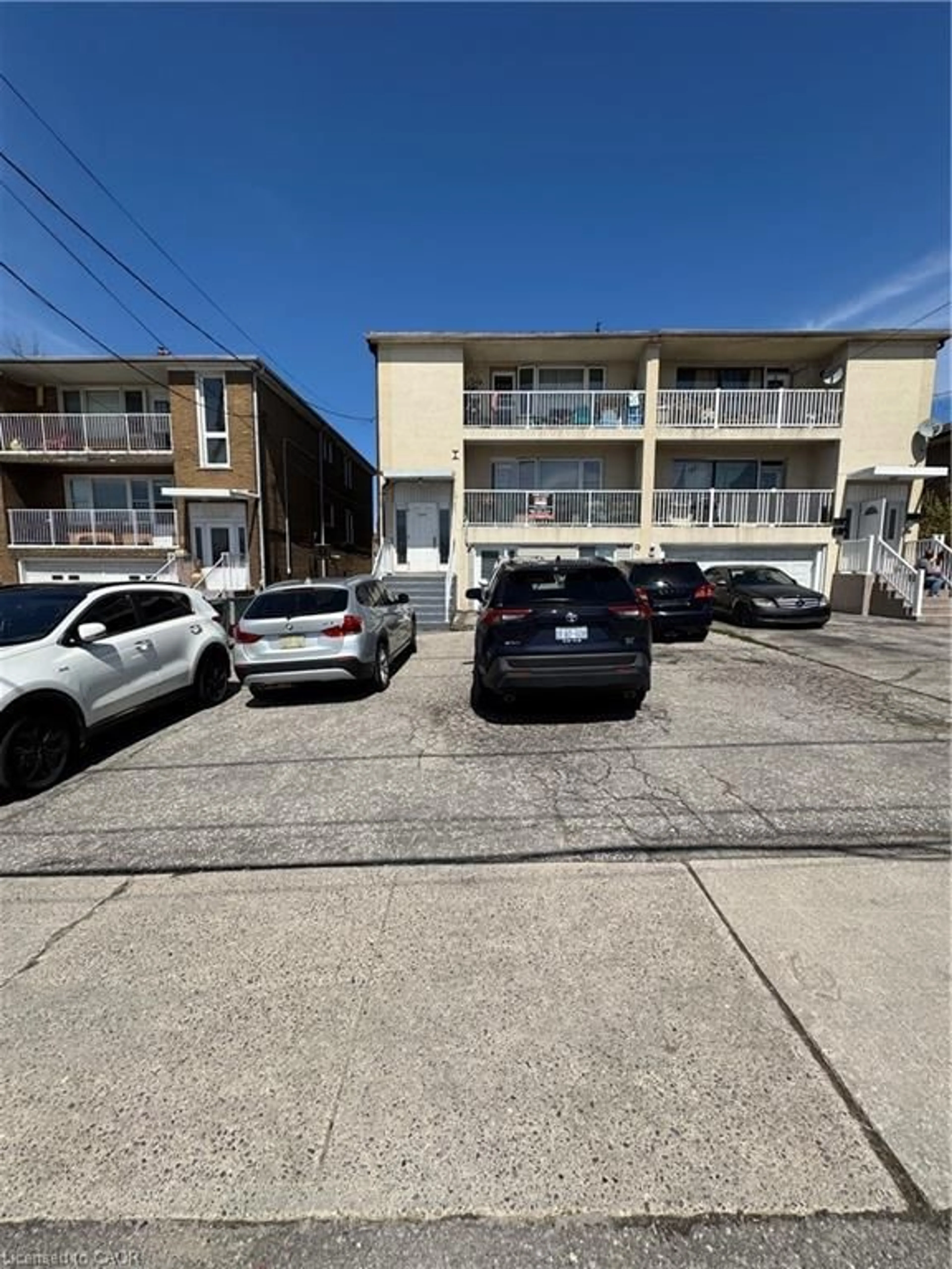 A pic from outside/outdoor area/front of a property/back of a property/a pic from drone, street for 1364 Wilson Ave, Toronto Ontario M3M 1H8