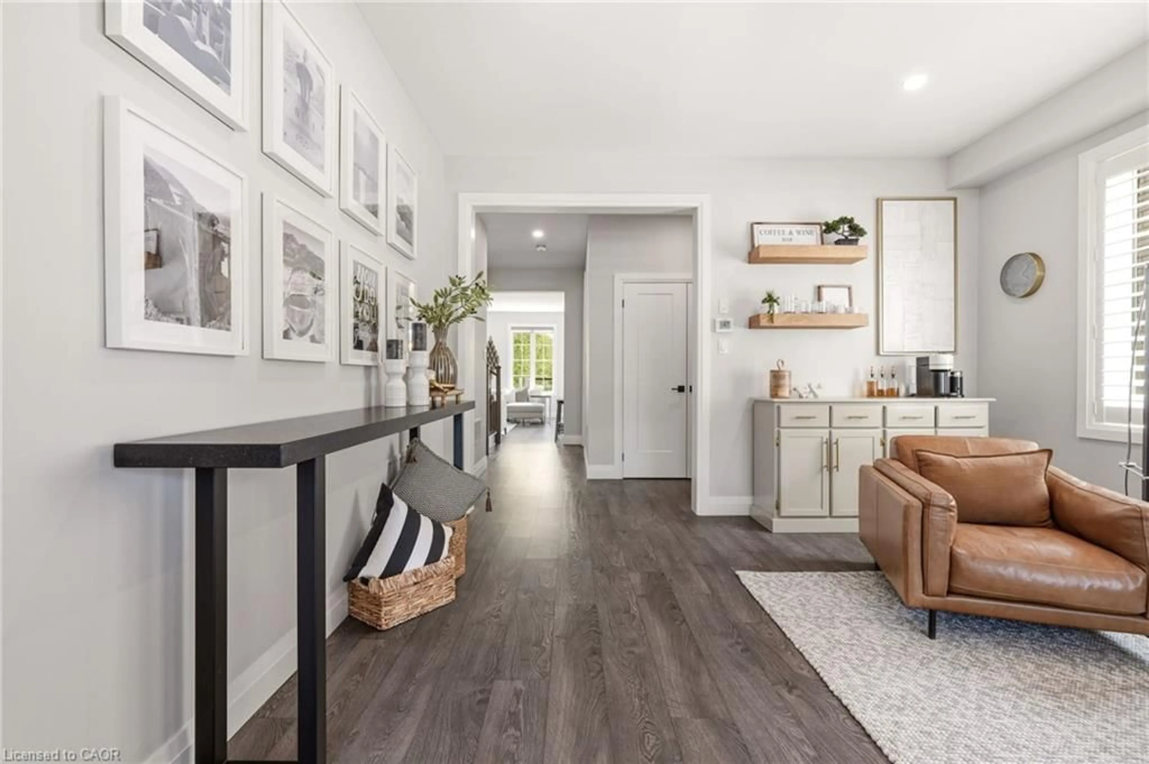Indoor entryway for 57 Riverwalk Dr, Waterdown Ontario L8B 1X3