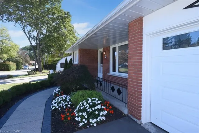 5 Rogers Rd, Dundas 2