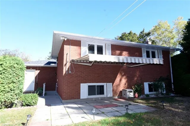 5 Rogers Rd, Dundas 4