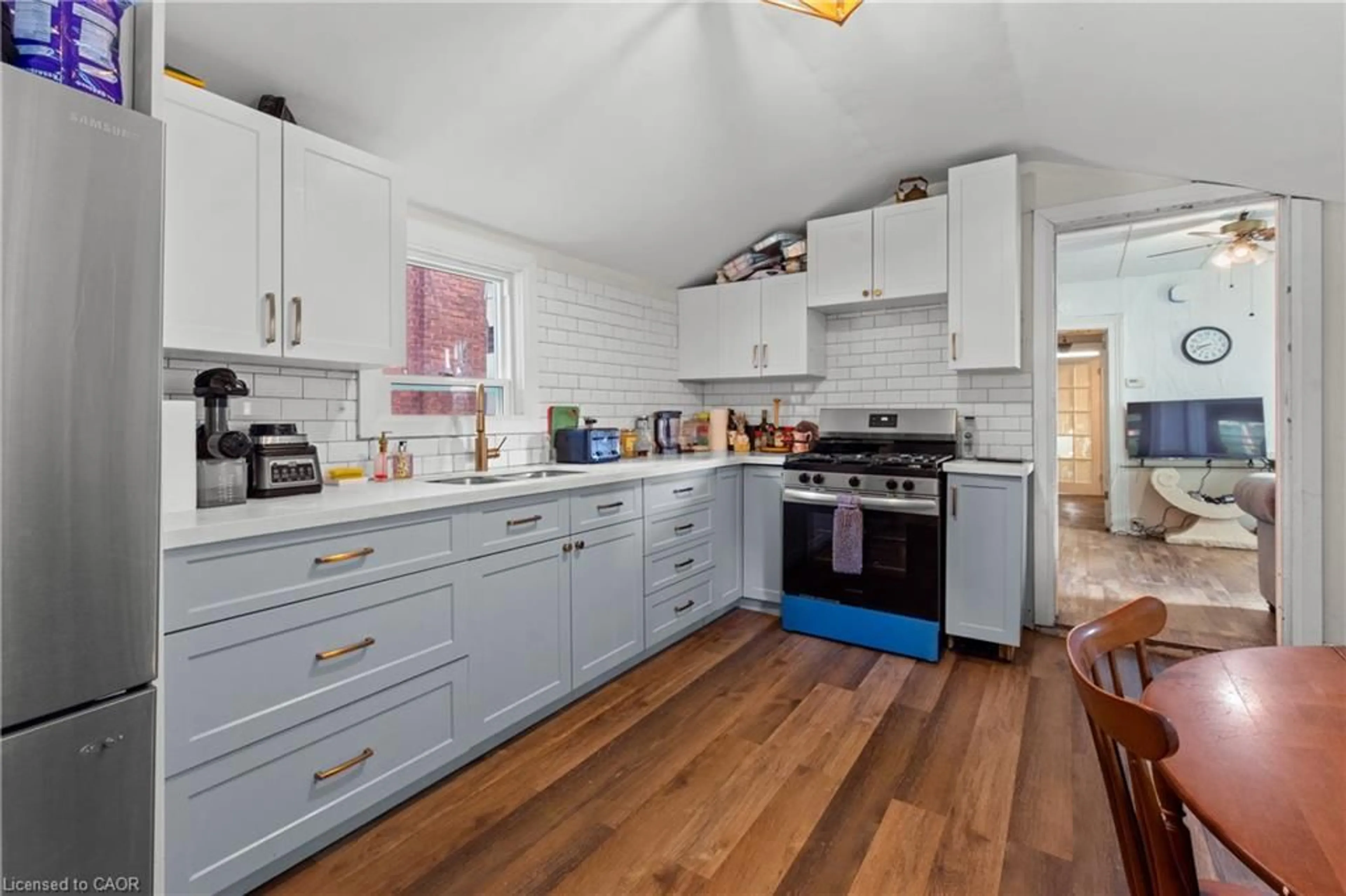 Open concept kitchen, unknown for 193 Locke St, Hamilton Ontario L8R 3B1