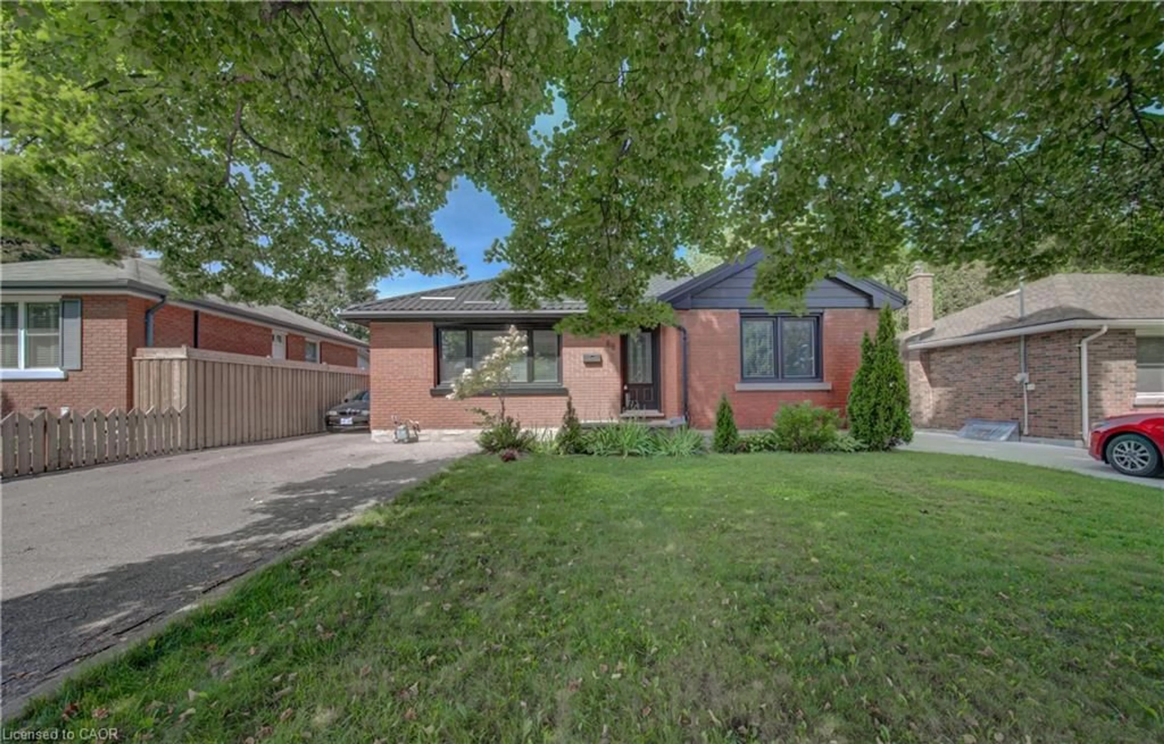 Home with brick exterior material, street for 88 Glenview Ave, Cambridge Ontario N1R 2W2