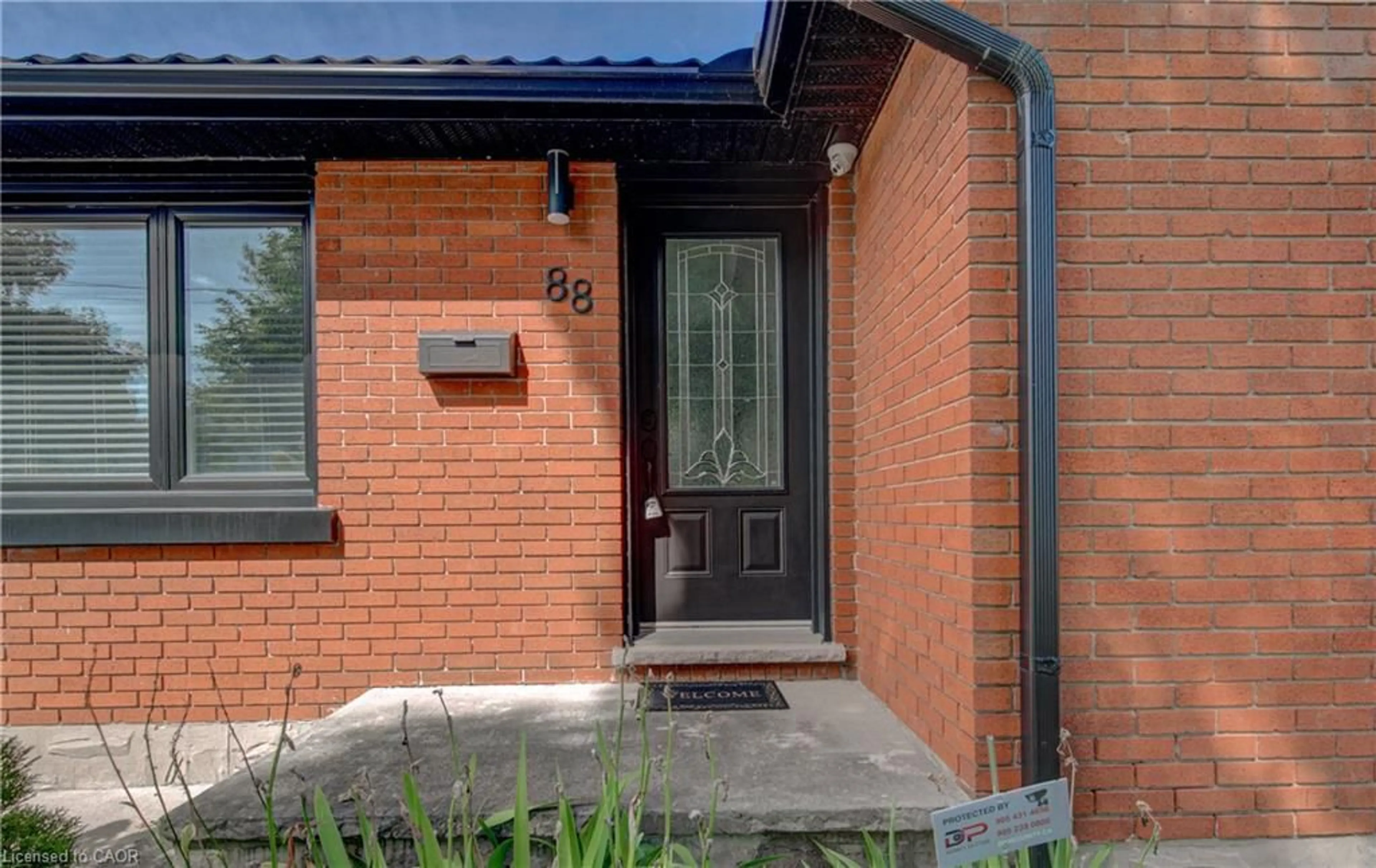Home with brick exterior material, street for 88 Glenview Ave, Cambridge Ontario N1R 2W2