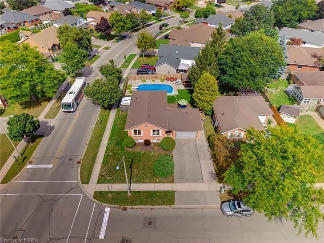 82 Olivetree Rd, Brantford 2
