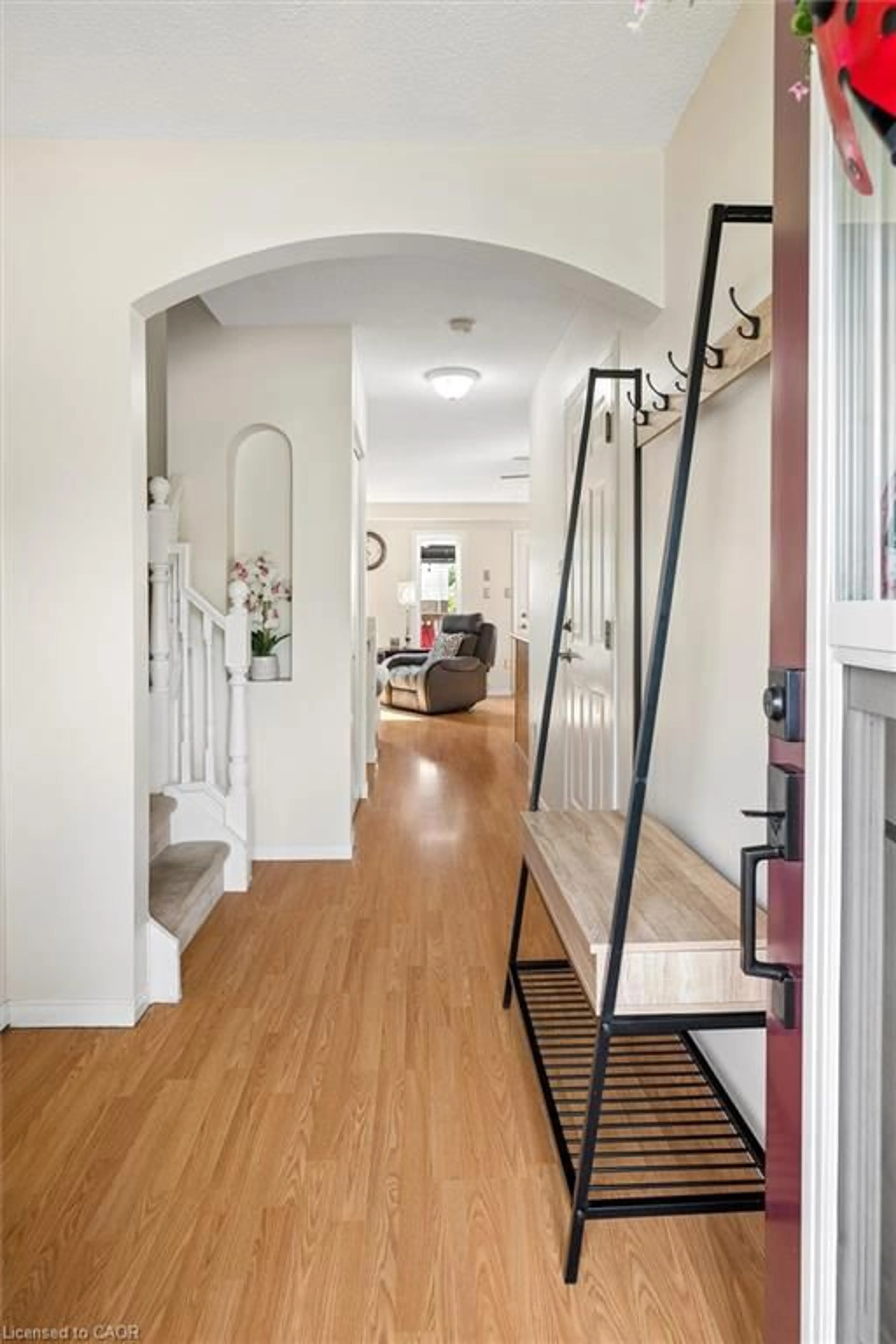 Indoor entryway for 67 Apple Tree Dr, Kitchener Ontario N2A 4C9