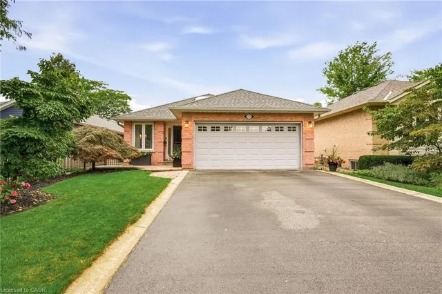 1229 Nathaniel Cres, Burlington 2