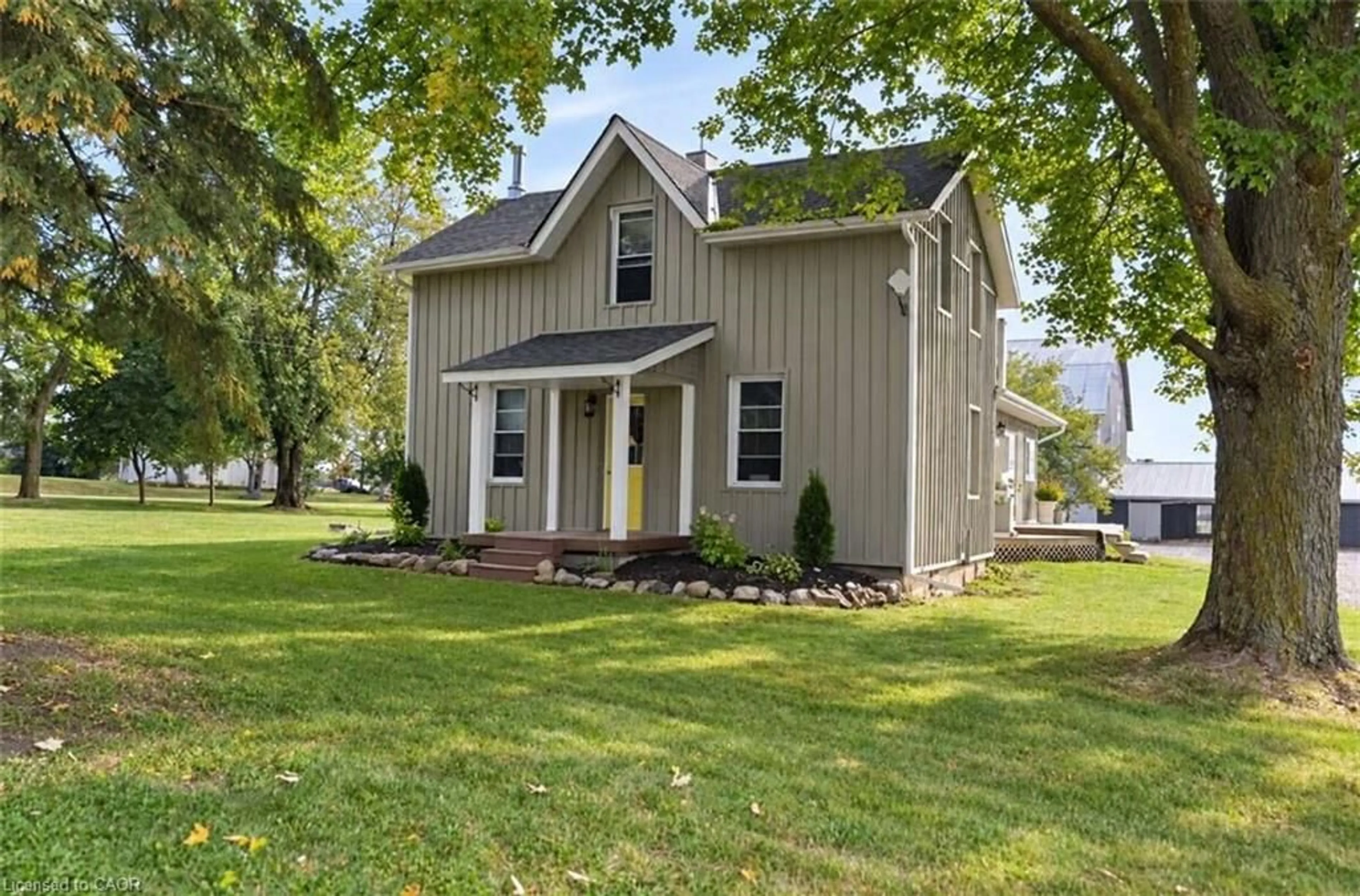 Home with vinyl exterior material, unknown for 624 Hillhead Rd, Lindsay Ontario K0L 2X0