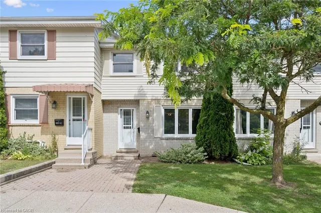657 Albert St #B, Waterloo 2