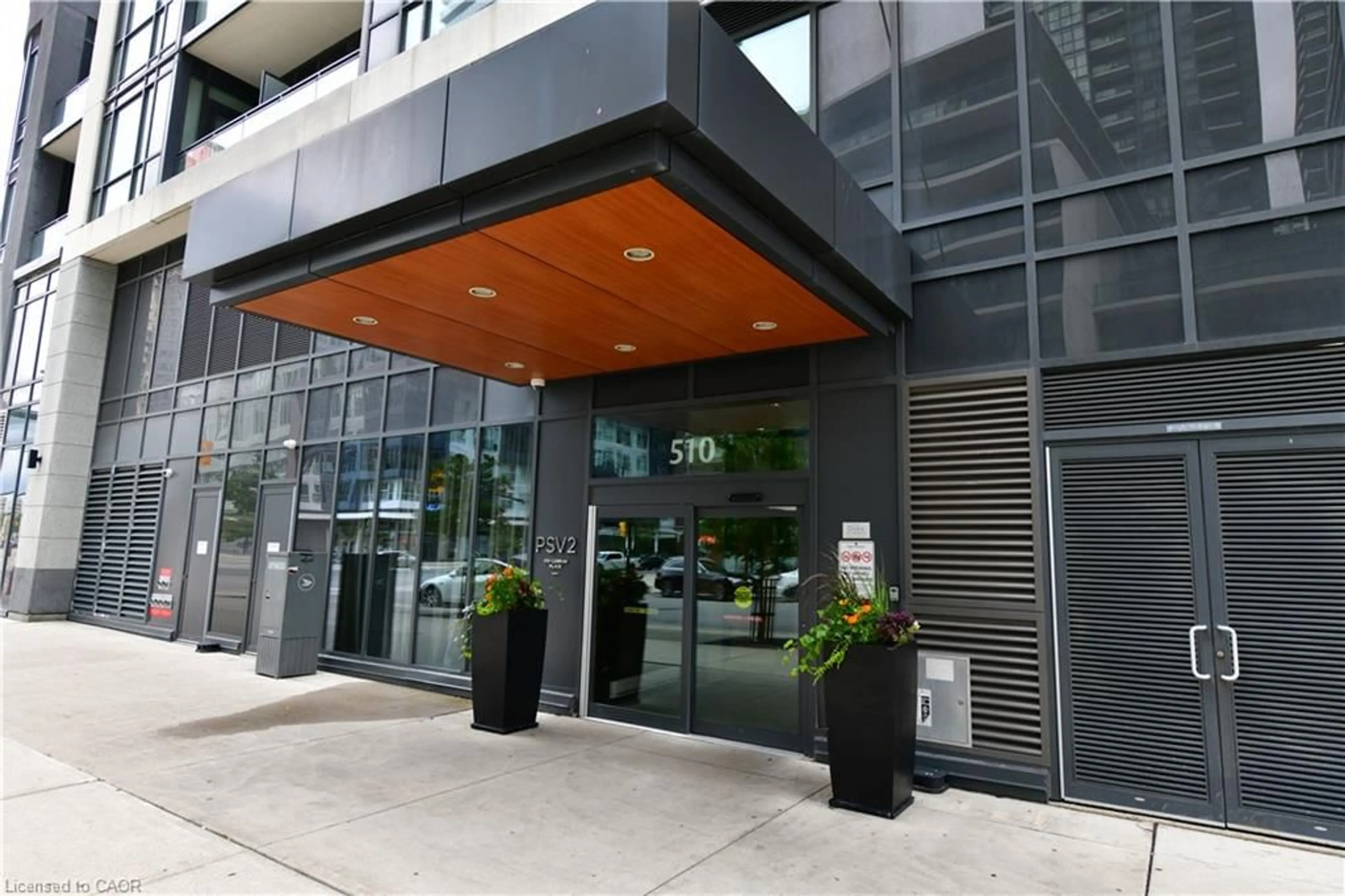 Indoor foyer for 510 Curran Pl #2001, Mississauga Ontario L5B 0J8