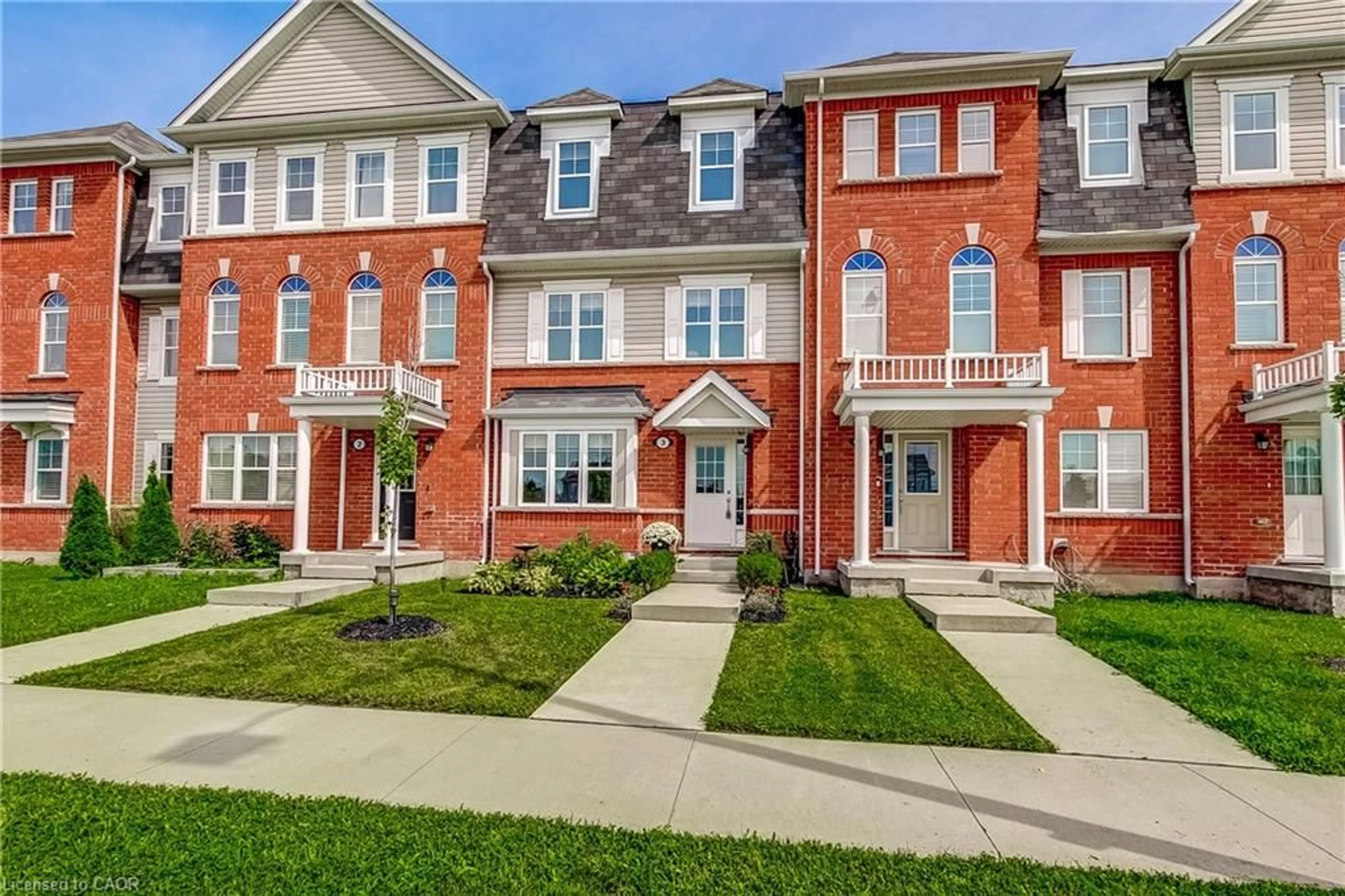 Home with brick exterior material, street for 230 Avonsyde Blvd #3, Waterdown Ontario L8B 1T9