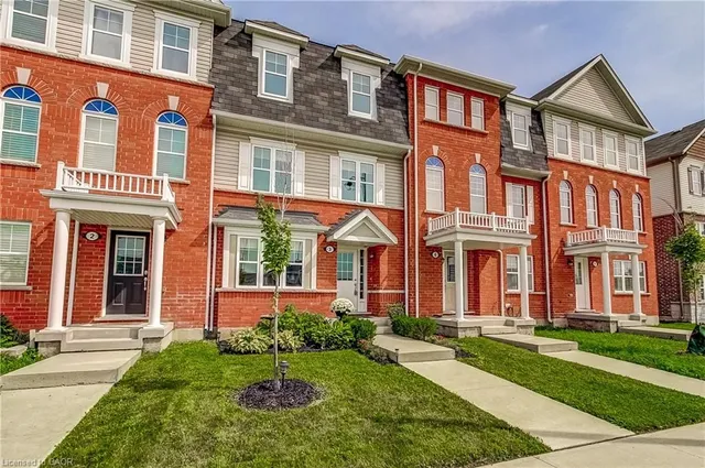 230 Avonsyde Blvd #3, Waterdown 2